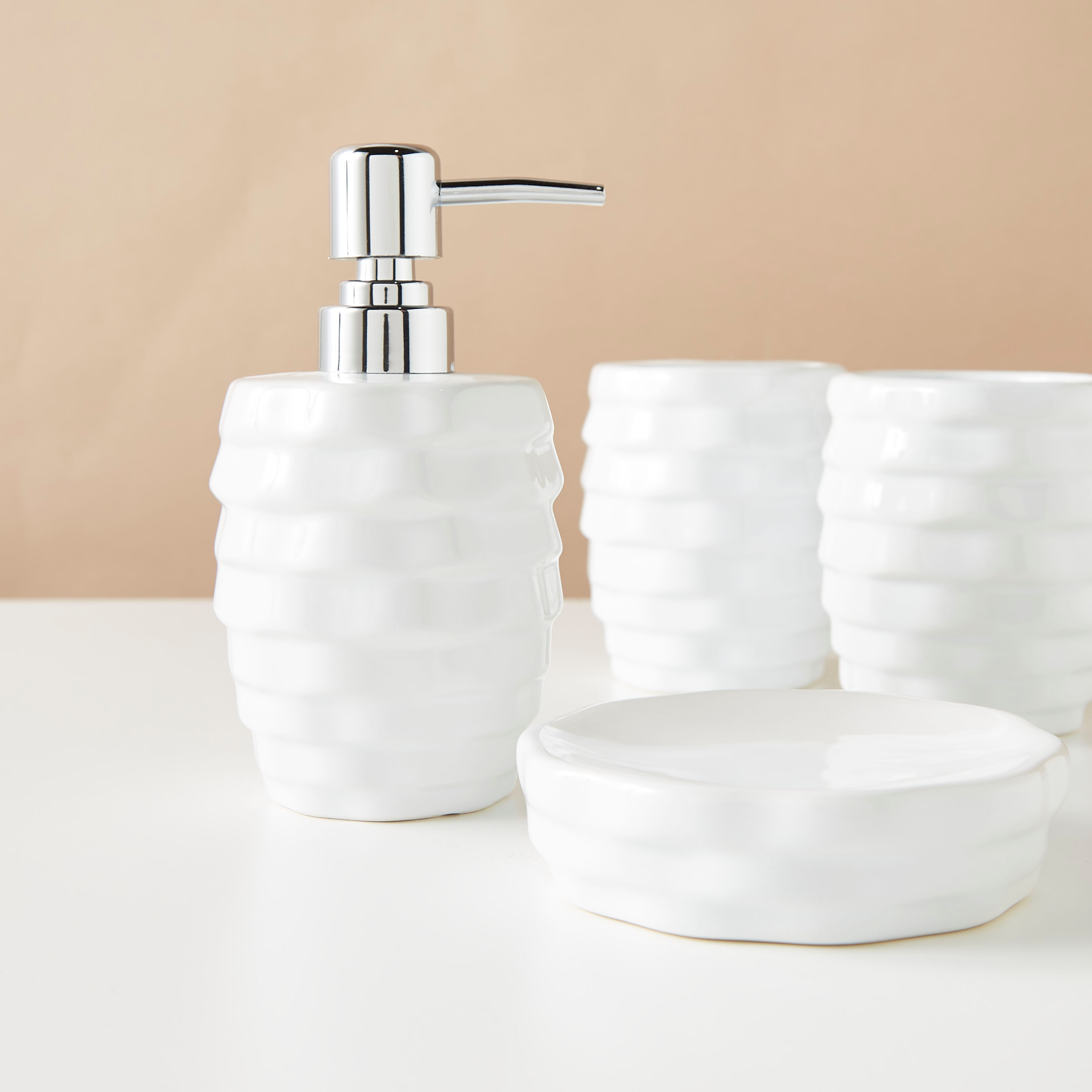 طقم اكسسوارات حمّام بارزة الملمس - 4 قطع-household-bathandlaundry-bathaccessories-bathaccessorysets-image-4