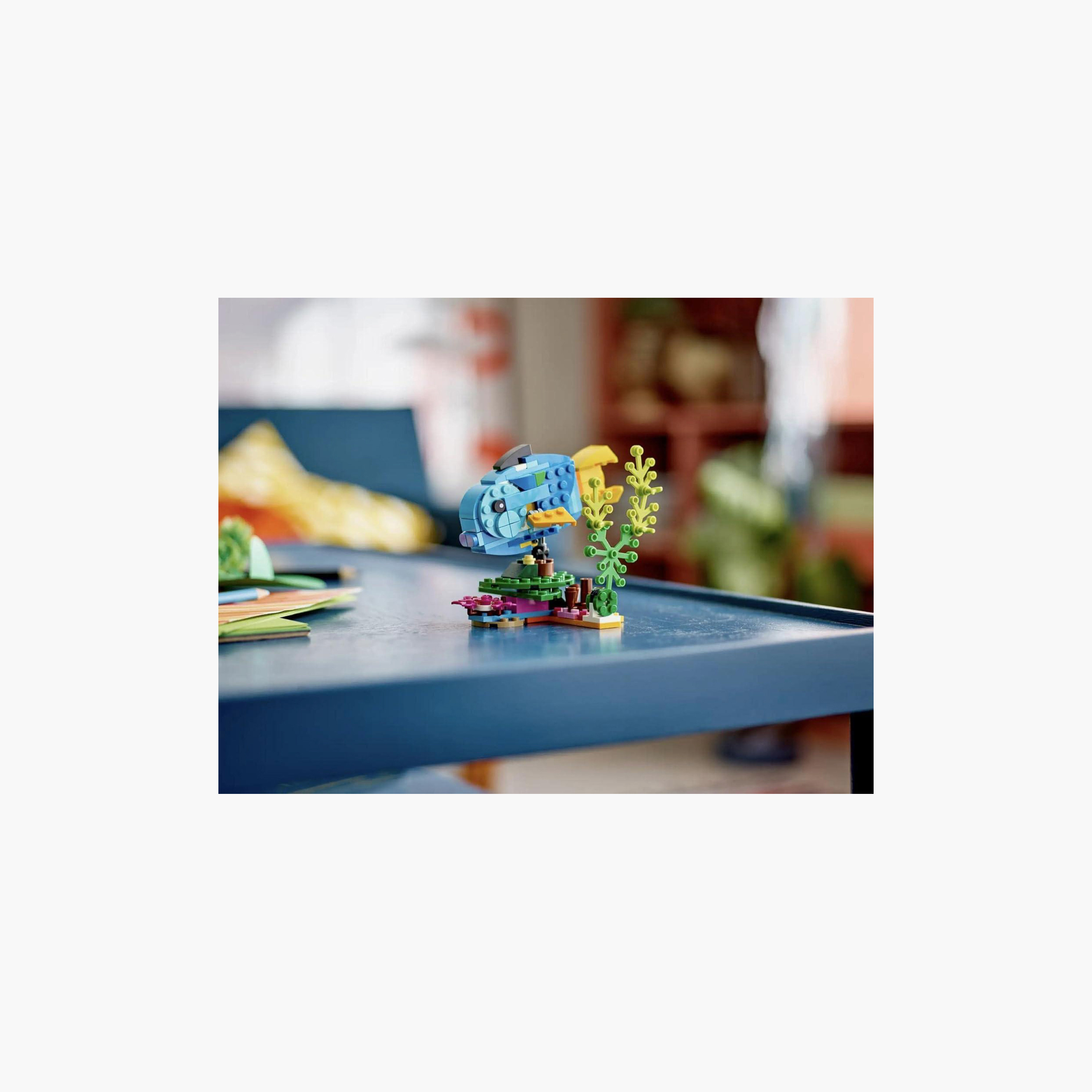مجموعة الببغاء الغريب 31136 من LEGO® Creator (253 قطعة)-toys-buildingblocks-blocks-image-4