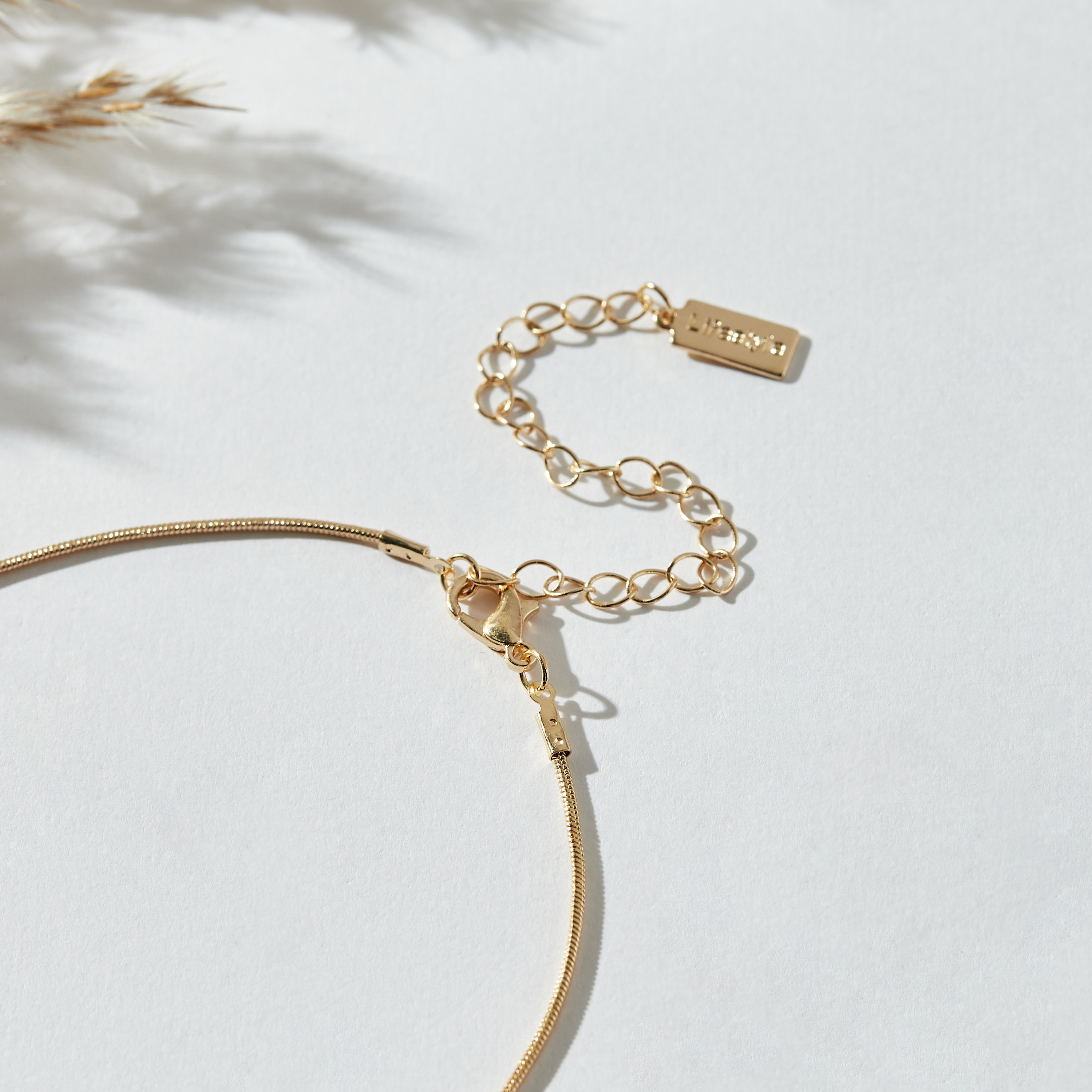 عقد بدلّاية لؤلؤ مزينة بمشبك للإغلاق-women-watchesandjewellery-jewellery-necklacesandpendants-image-4