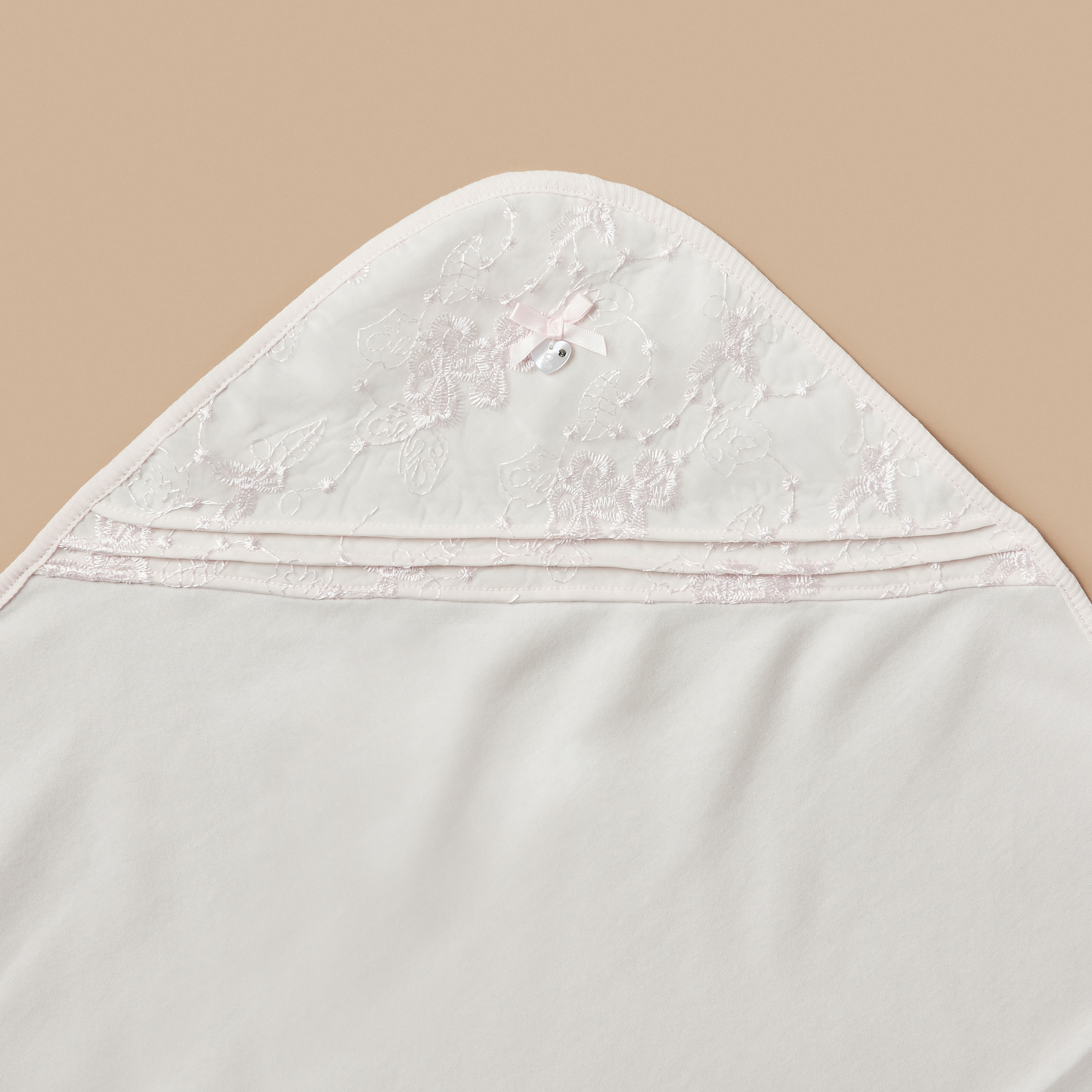 بطّانية لحديثي الولادة بتفاصيل دانتيل من جيجلز - 70x70 سم-baby-nursery-blanketsandswaddles-receivingblankets-image-2