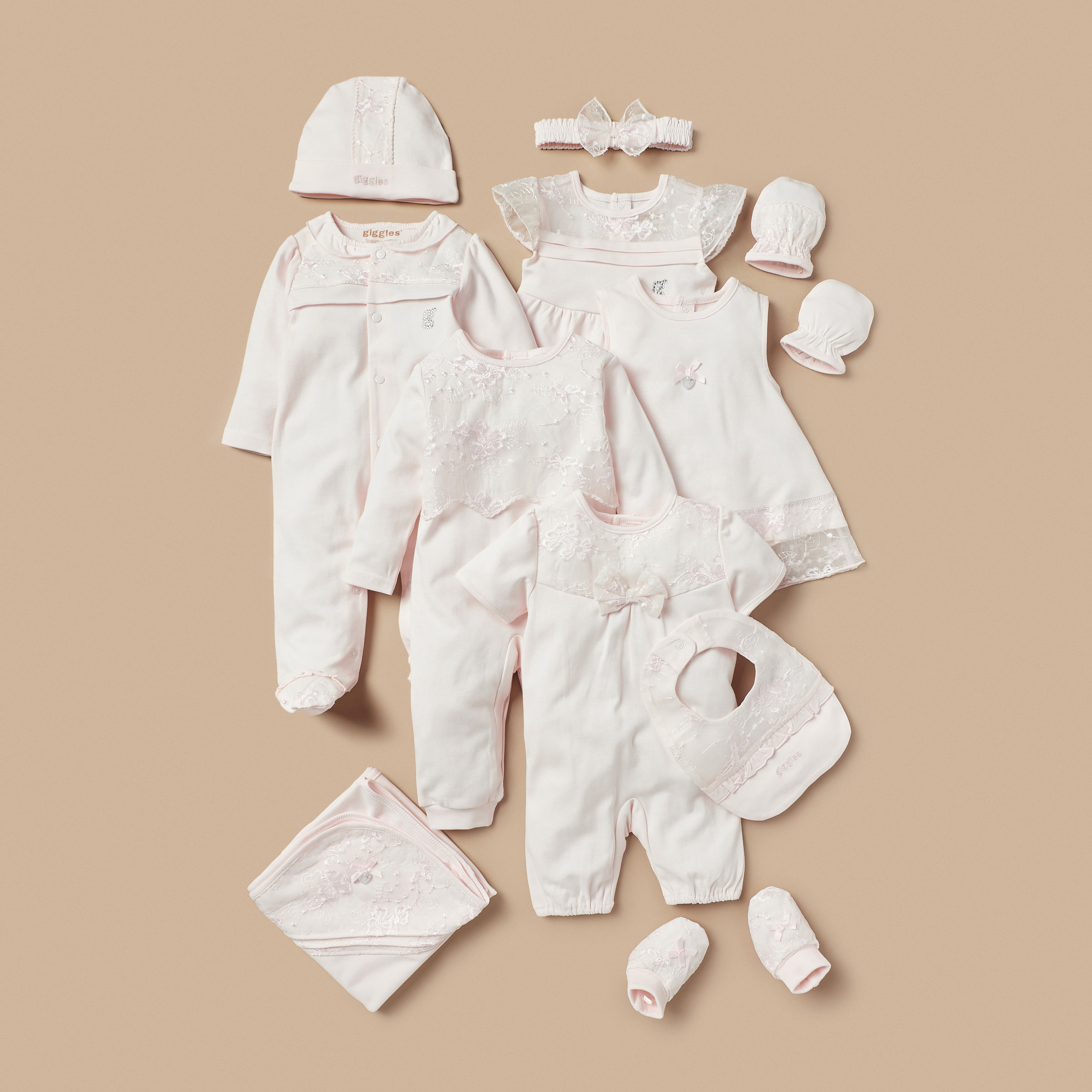 بطّانية لحديثي الولادة بتفاصيل دانتيل من جيجلز - 70x70 سم-baby-nursery-blanketsandswaddles-receivingblankets-image-4