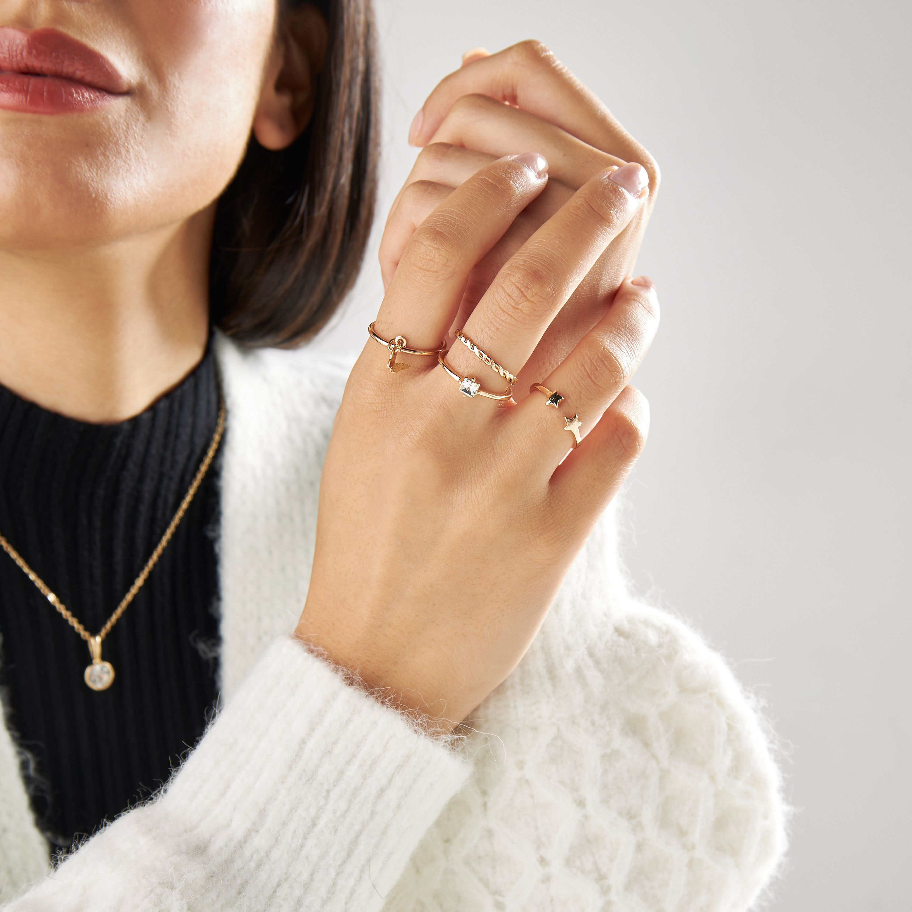 خواتم مزيّنة ومتنوعة - طقم 6 قطع-women-watchesandjewellery-jewellery-rings-image-1