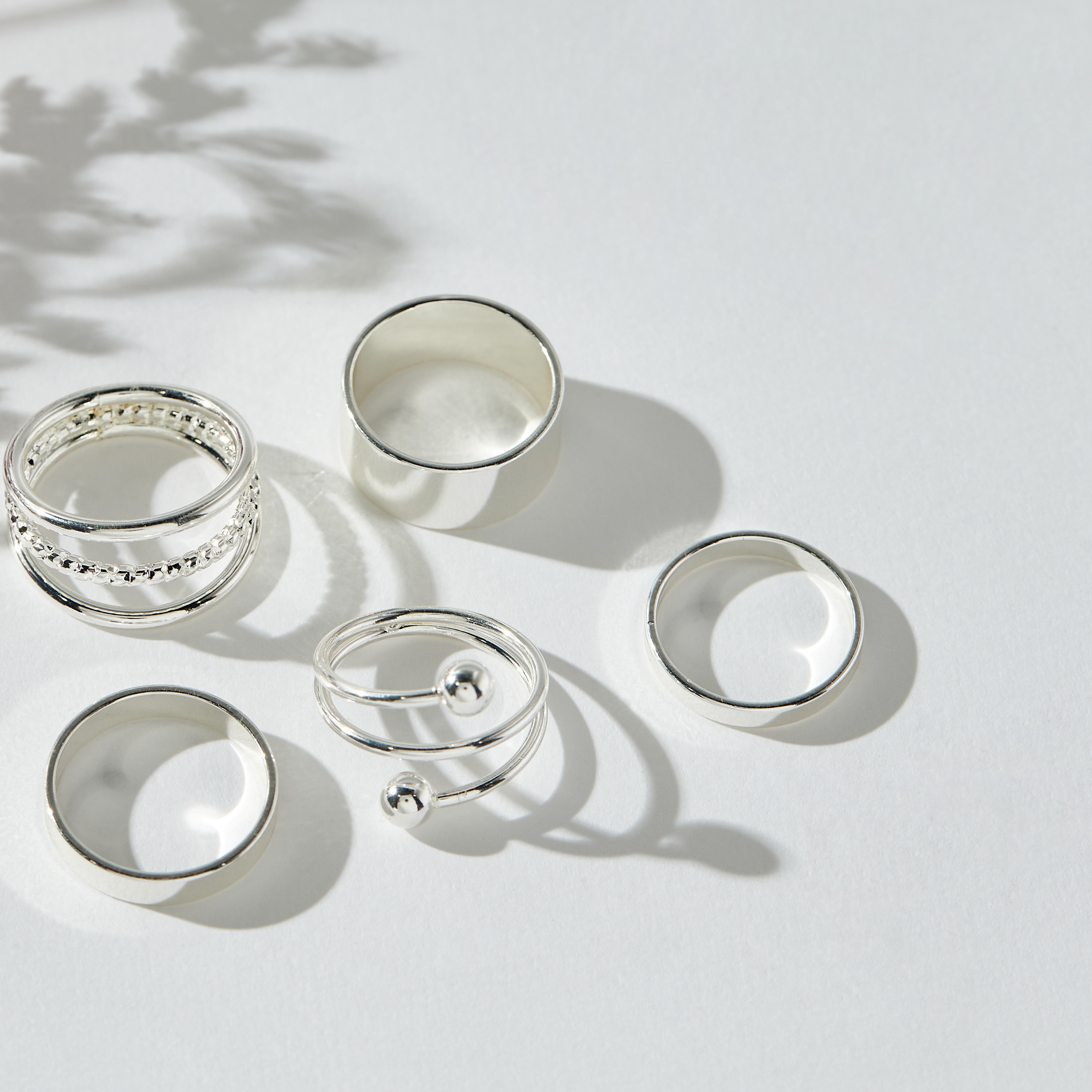 خواتم معدنيّة متنوعة - طقم 5 قطع-women-watchesandjewellery-jewellery-rings-image-3
