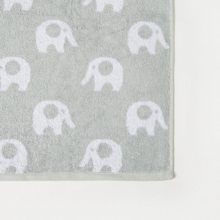 Juniors All-Over Elephant Print Towel - 60x120 cm-Towels and Flannels-image-1