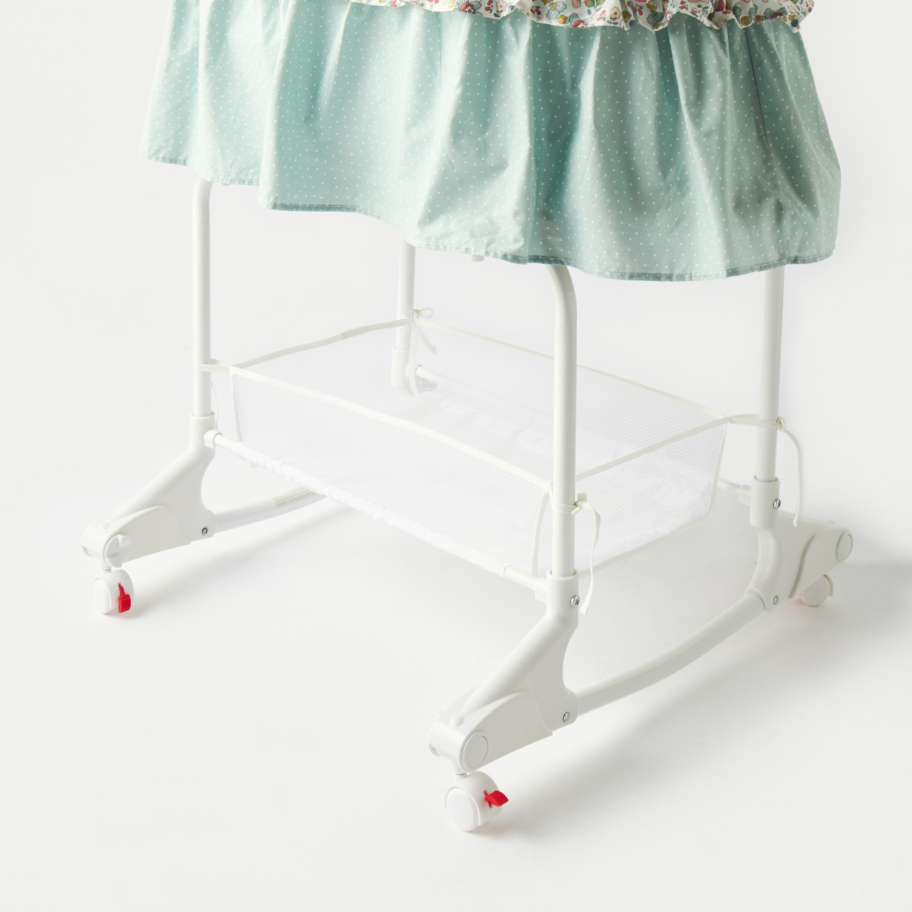 Bassinet with 2025 full canopy