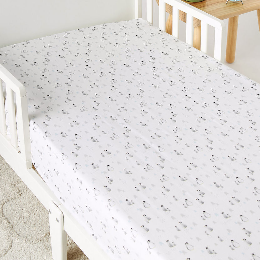 Juniors All-Over Penguin Print Fitted Sheet - 70x130x20 cm-Baby Bedding-image-1