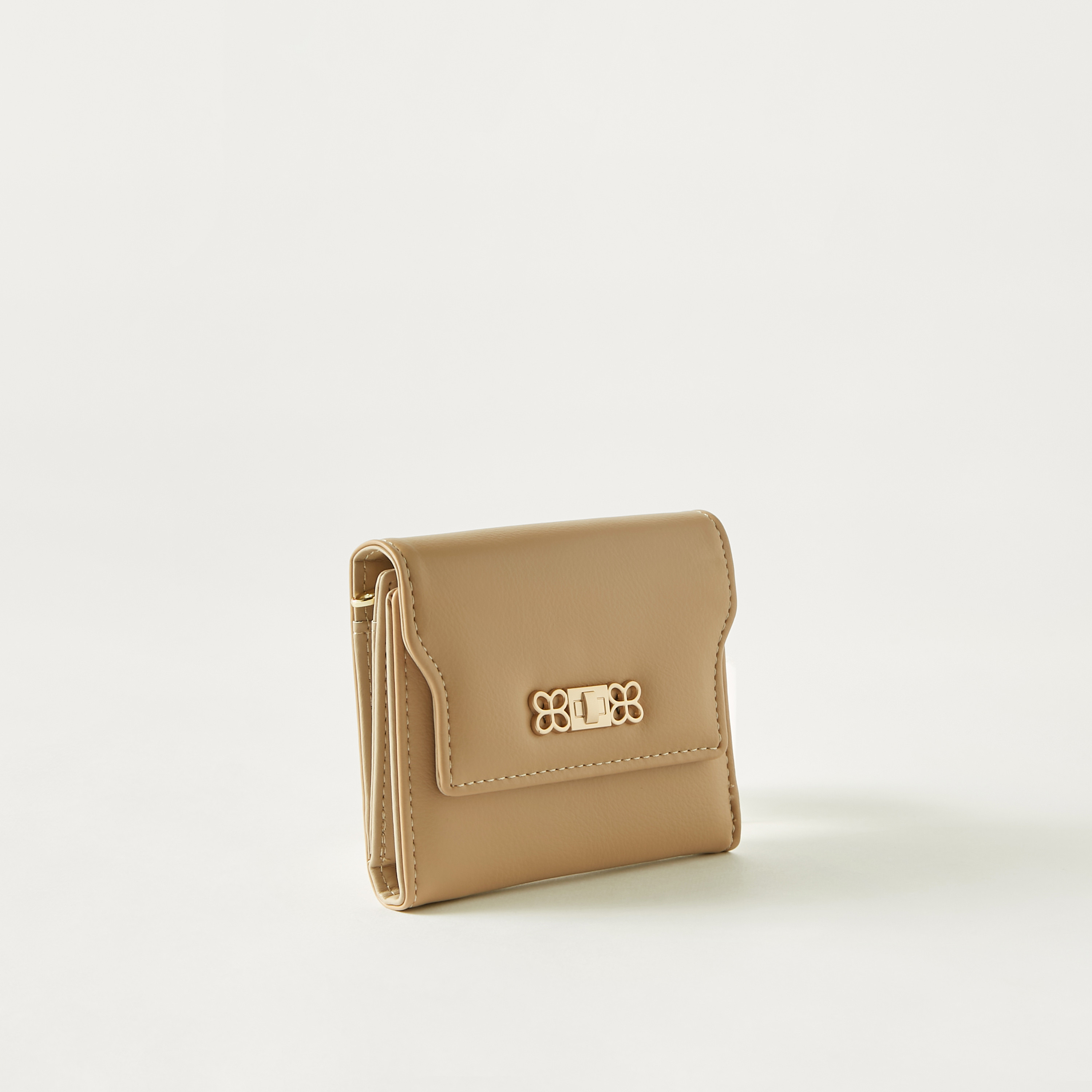 محفظة سادة بطية ثلاثية وزينة ميتاليك من ساشا-women-bagsandwallets-wallets-image-2