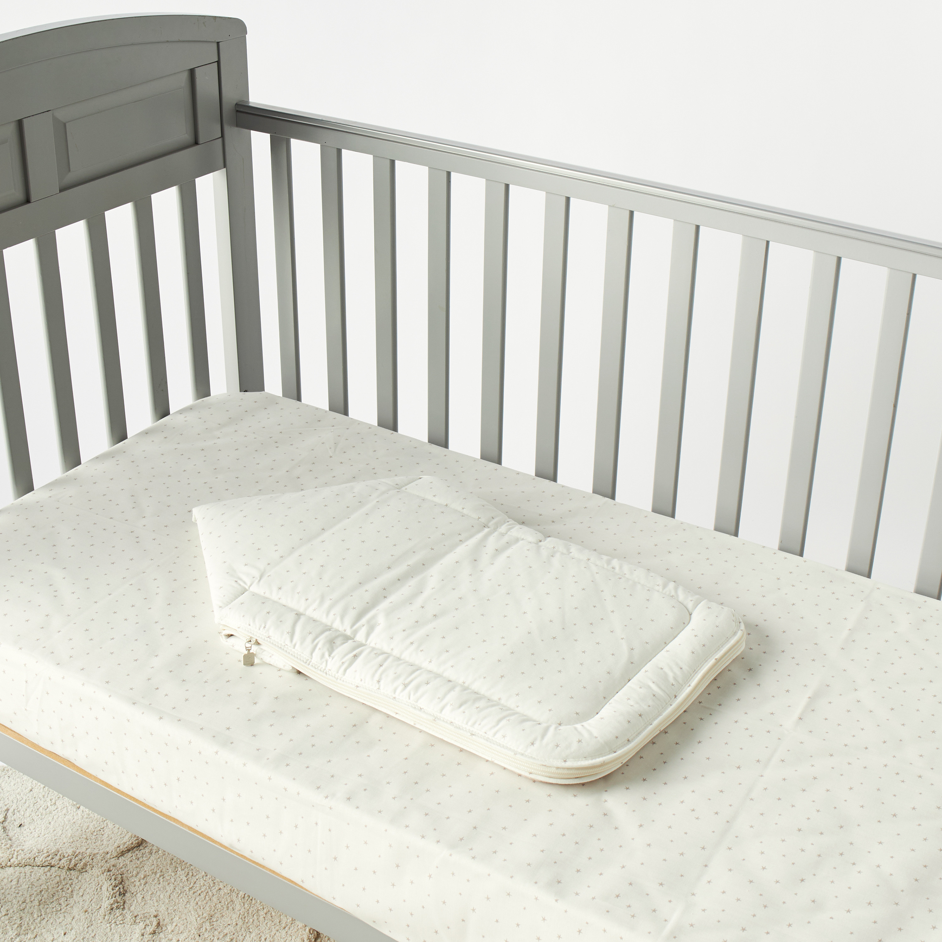 شنطة حمل أطفال بطبعات من كامبراس-baby-nursery-blanketsandswaddles-swaddlesandsleepingbags-image-7