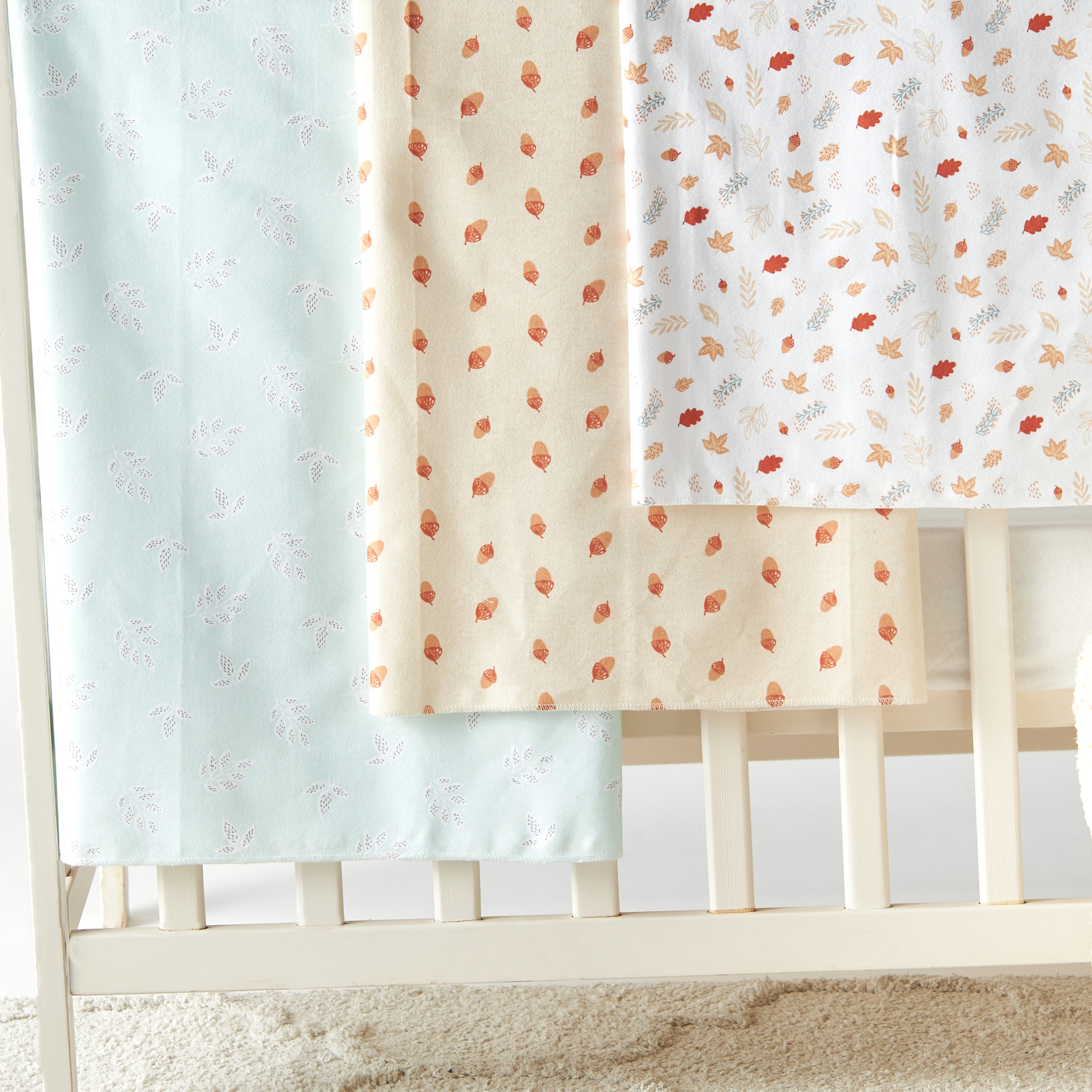 طقم بطانيات لف فلانيل 3 قطع بطبعات من جونيورز - 75x75 سم-baby-nursery-blanketsandswaddles-swaddlesandsleepingbags-image-3