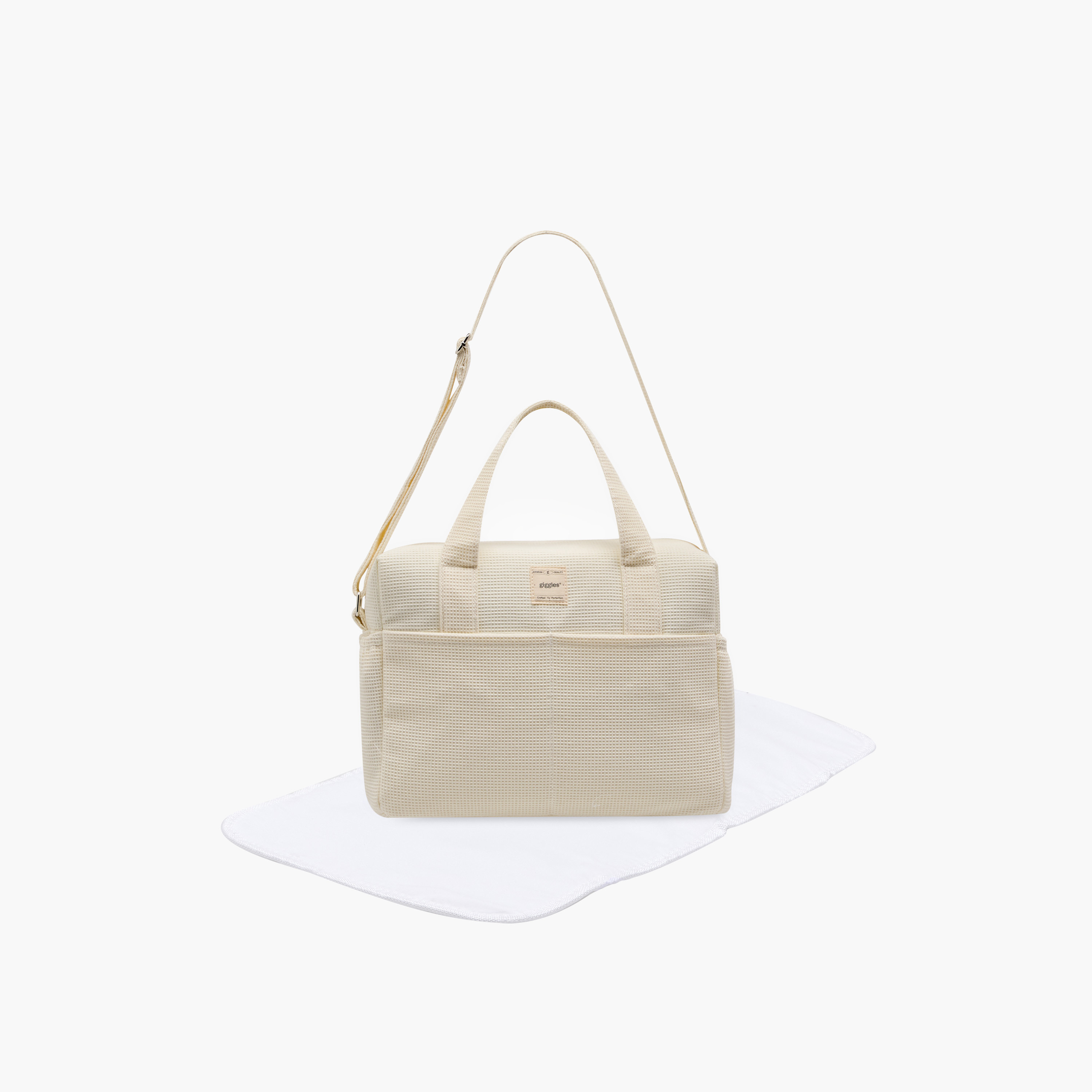 شنطة حفاضات بارزة الملمس من قماش بيكيه بمقابض من جيجلز-baby-gear-diaperbags-image-1