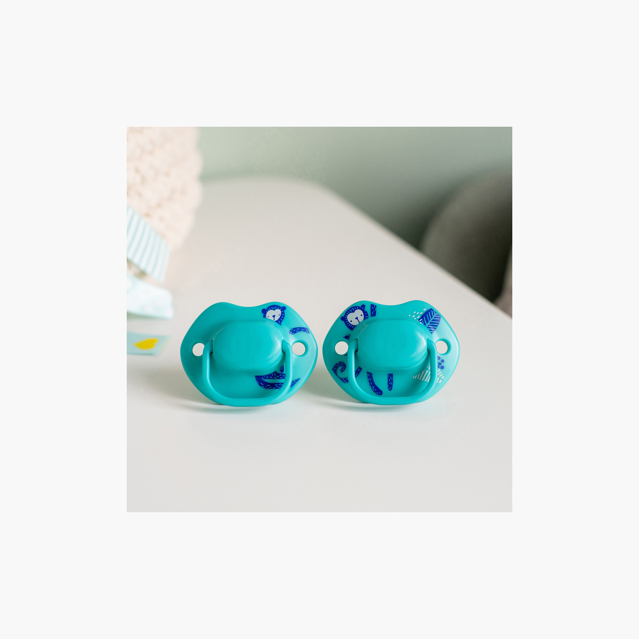 Tommee Tippee 2-Piece Moda Orthodontic Soother Set - 0-6 months-baby-feeding-pacifiers-image-3