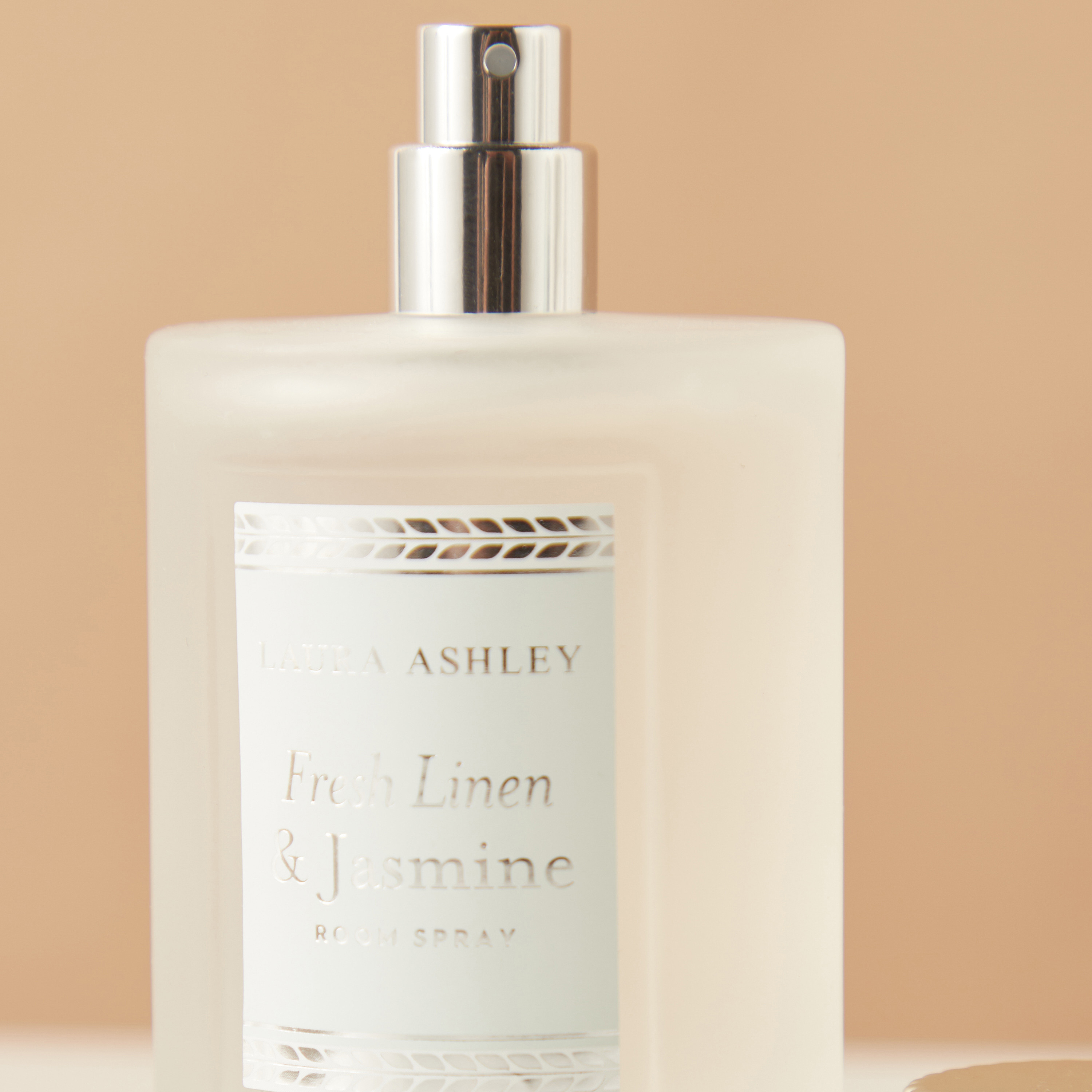 Laura Ashley Fresh Linen and Jasmine Room Spray - 100 ml-household-homefragrance-homesprays-image-4