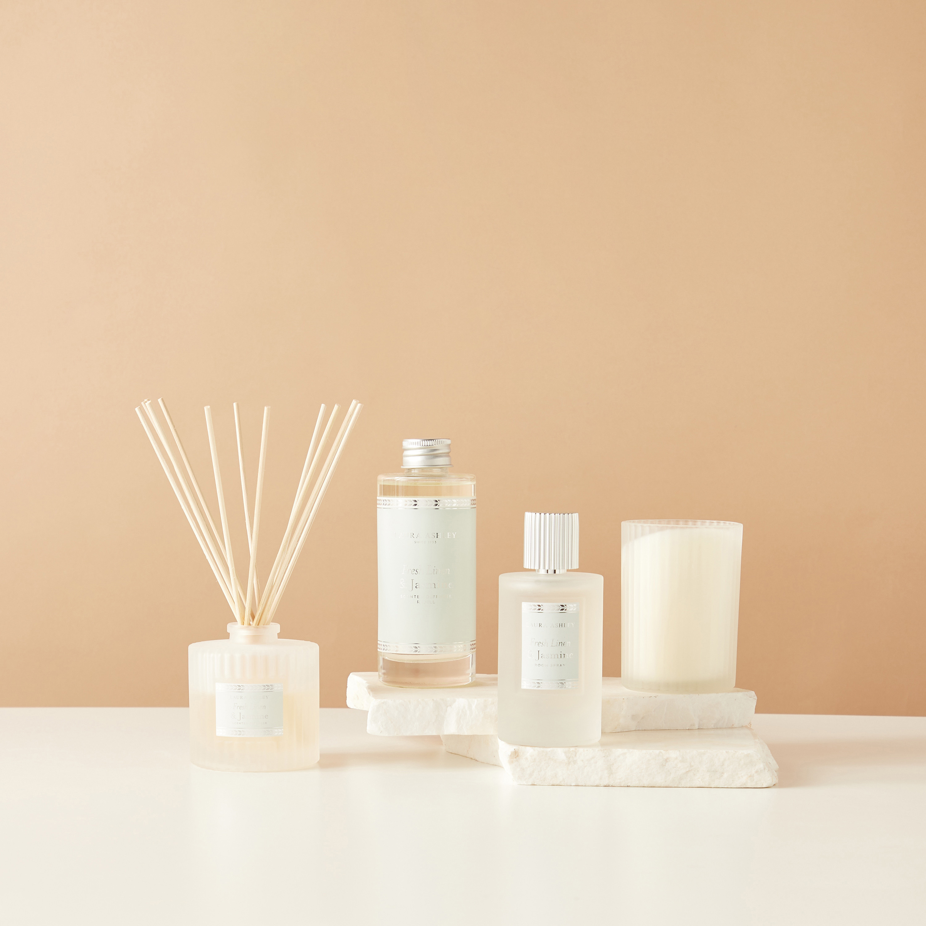 Laura Ashley Fresh Linen and Jasmine Room Spray - 100 ml-household-homefragrance-homesprays-image-5