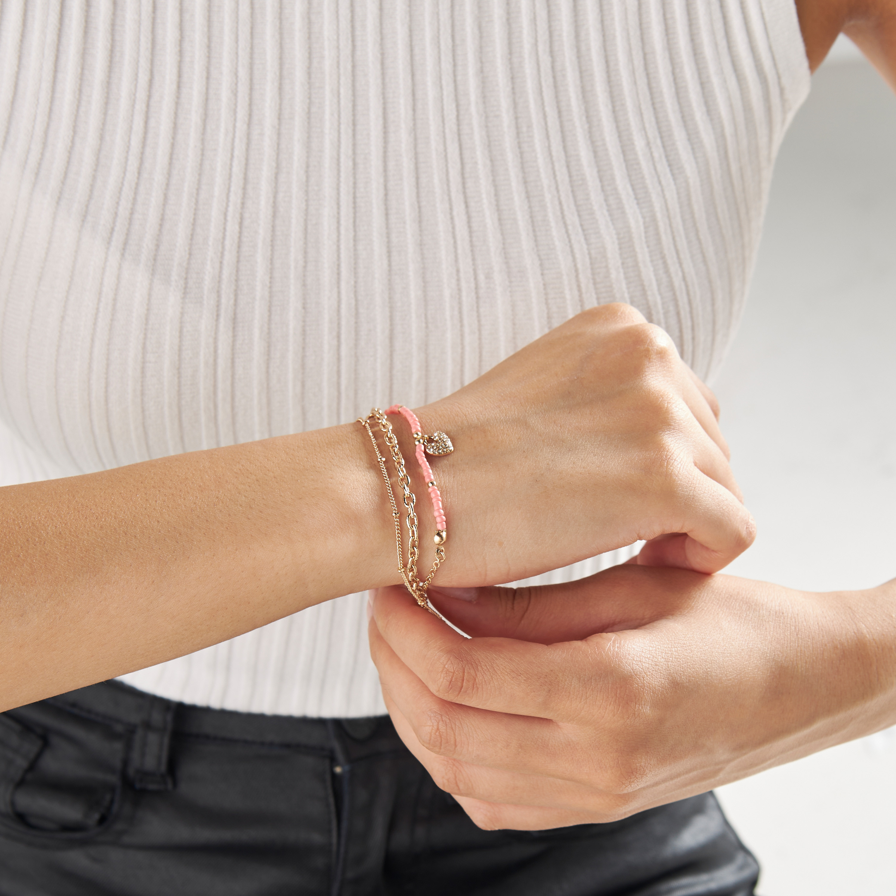 خلاخيل متنوعة بمشبك إغلاق - طقم 5 قطع-women-watchesandjewellery-jewellery-anklets-image-4