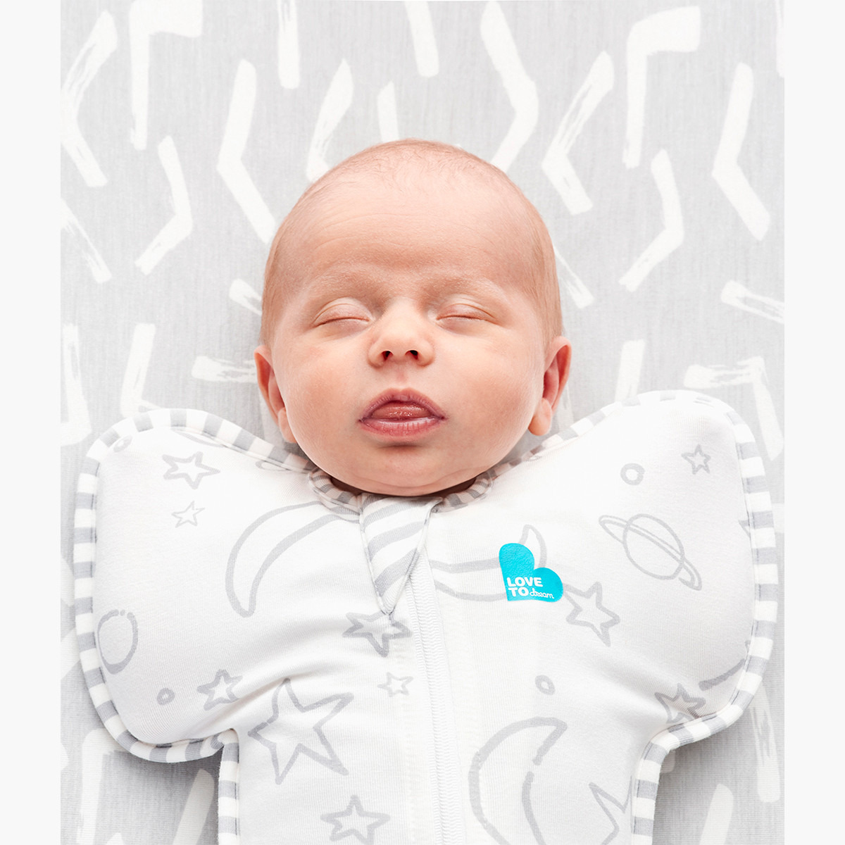 شنطة نوم قماط خيزران بطبعات من لوف تو دريم - صغيرة-baby-nursery-blanketsandswaddles-swaddlesandsleepingbags-image-4
