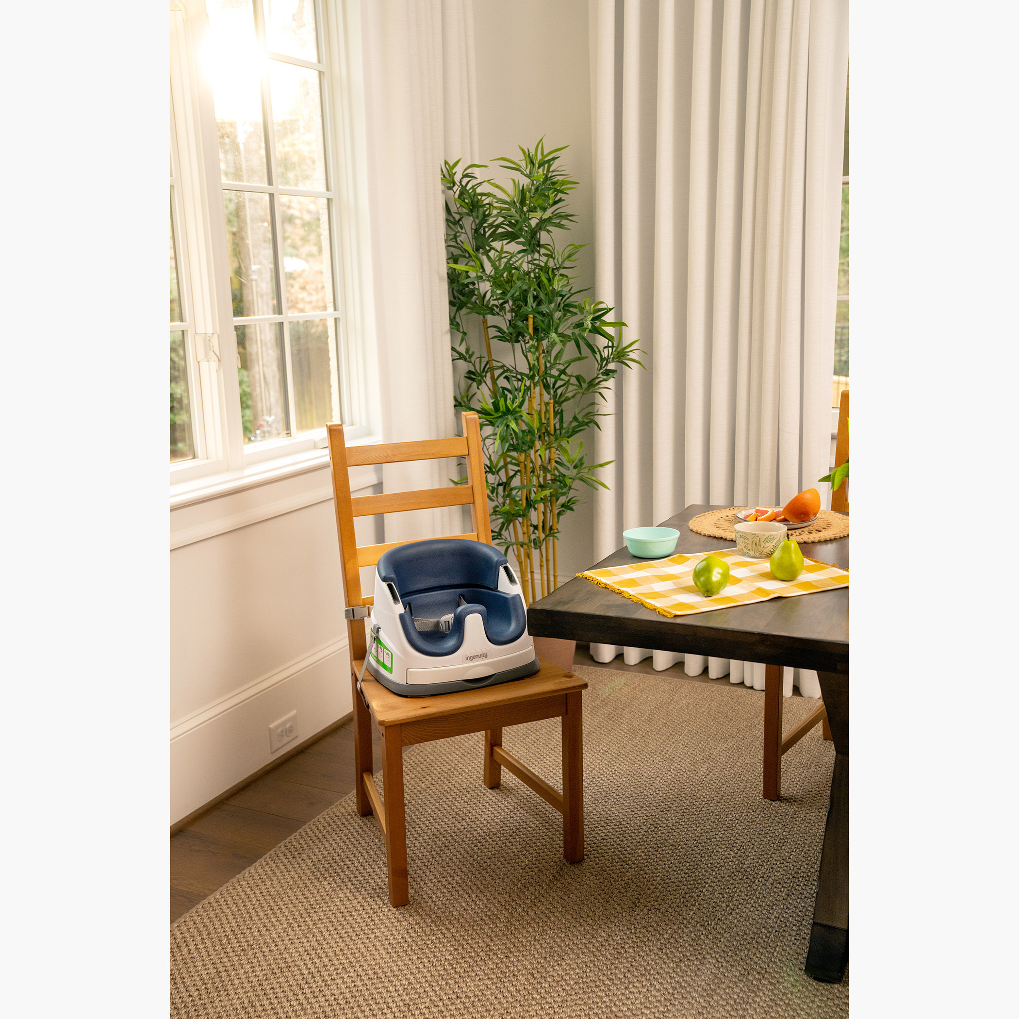 مقعد بقاعدة أطفال 2 في 1 من إنجينيوتي-baby-feeding-highchairsandboosters-image-1