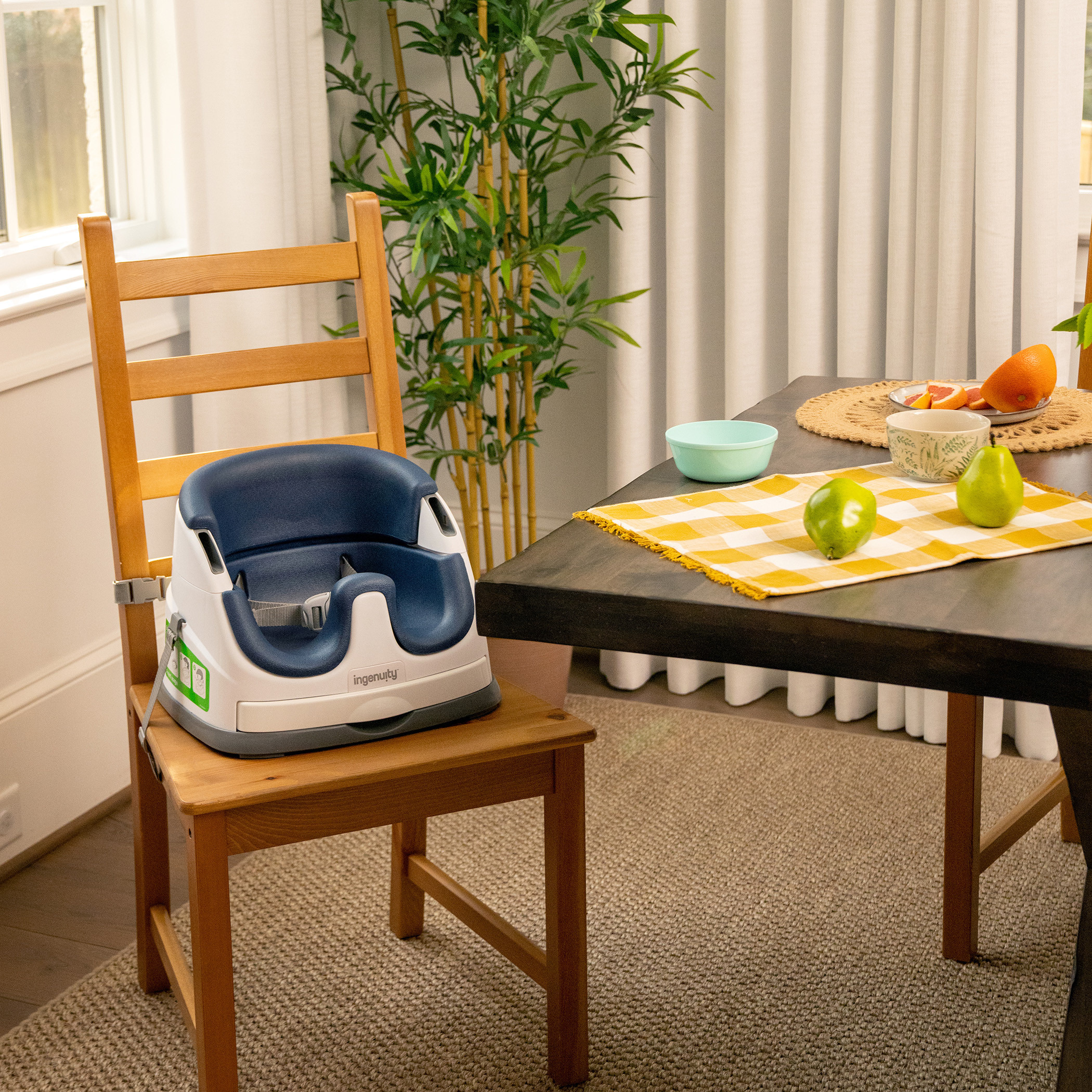 مقعد بقاعدة أطفال 2 في 1 من إنجينيوتي-baby-feeding-highchairsandboosters-image-2