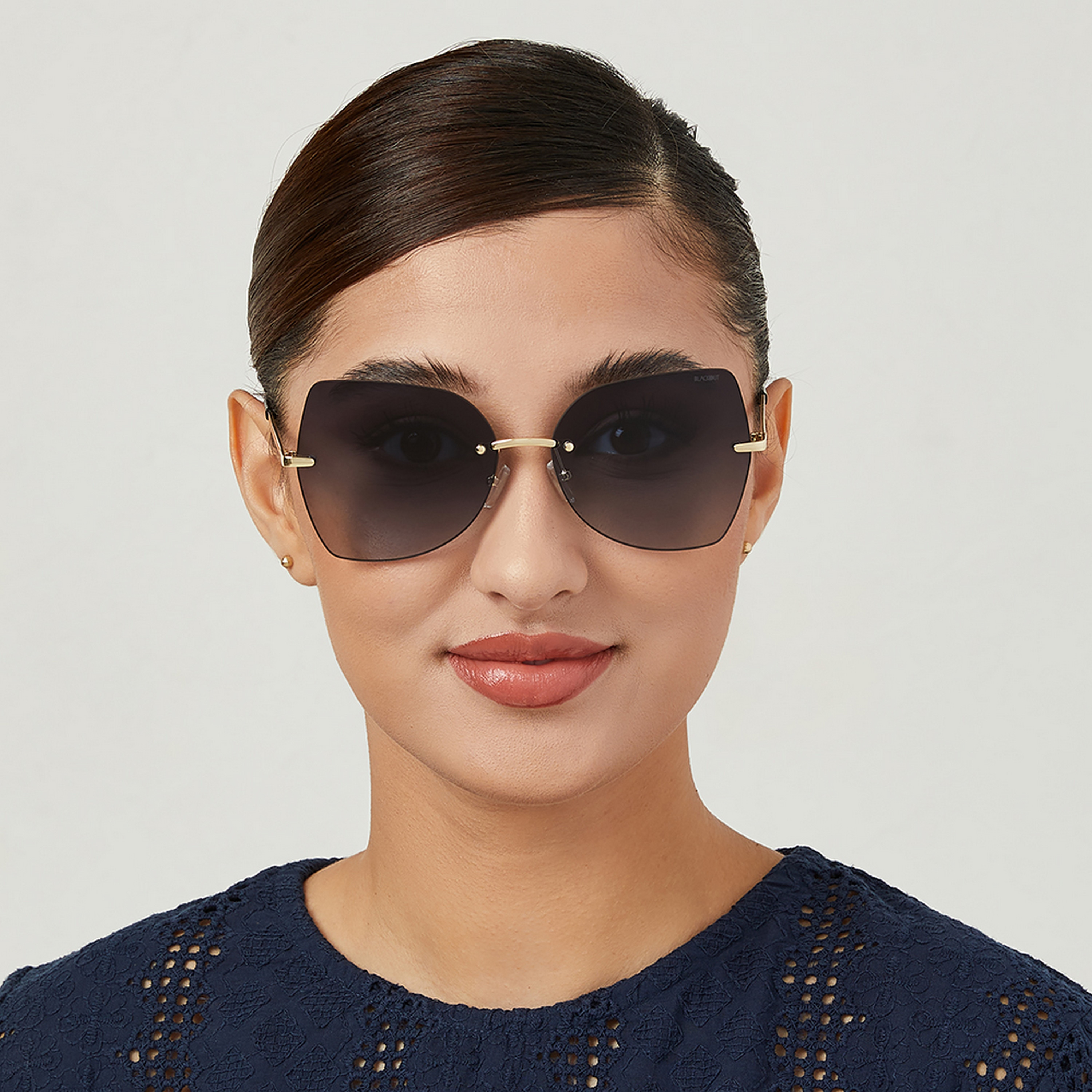 نظارة شمسية زرقاء على شكل فراشة مع 53 مم من بلاك أوت نعومي -women-sunglasses-image-4