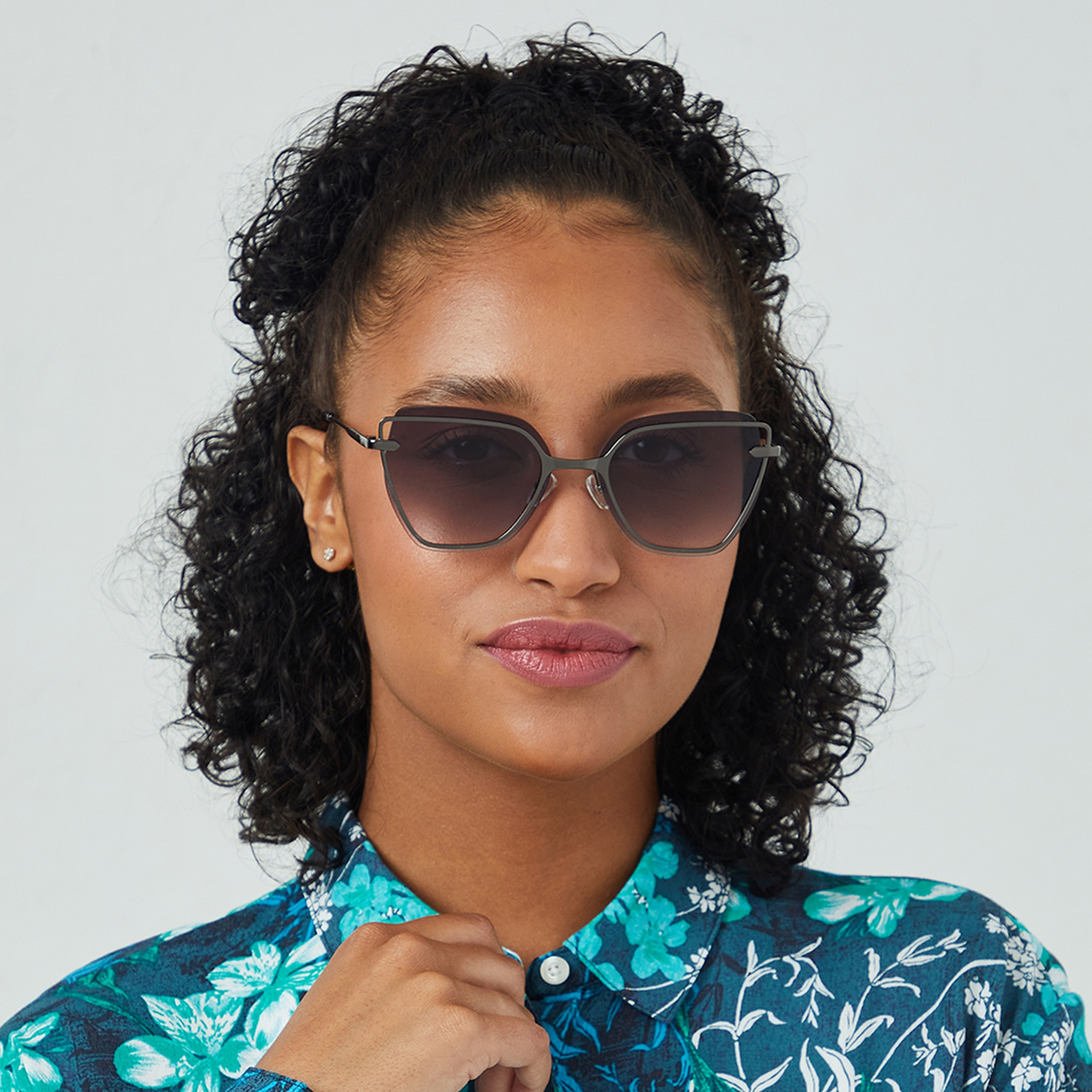 نظارة شمسية رمادية ذات كات آي من بلاك أوت ستارلايت مع 57 مم -women-sunglasses-image-5