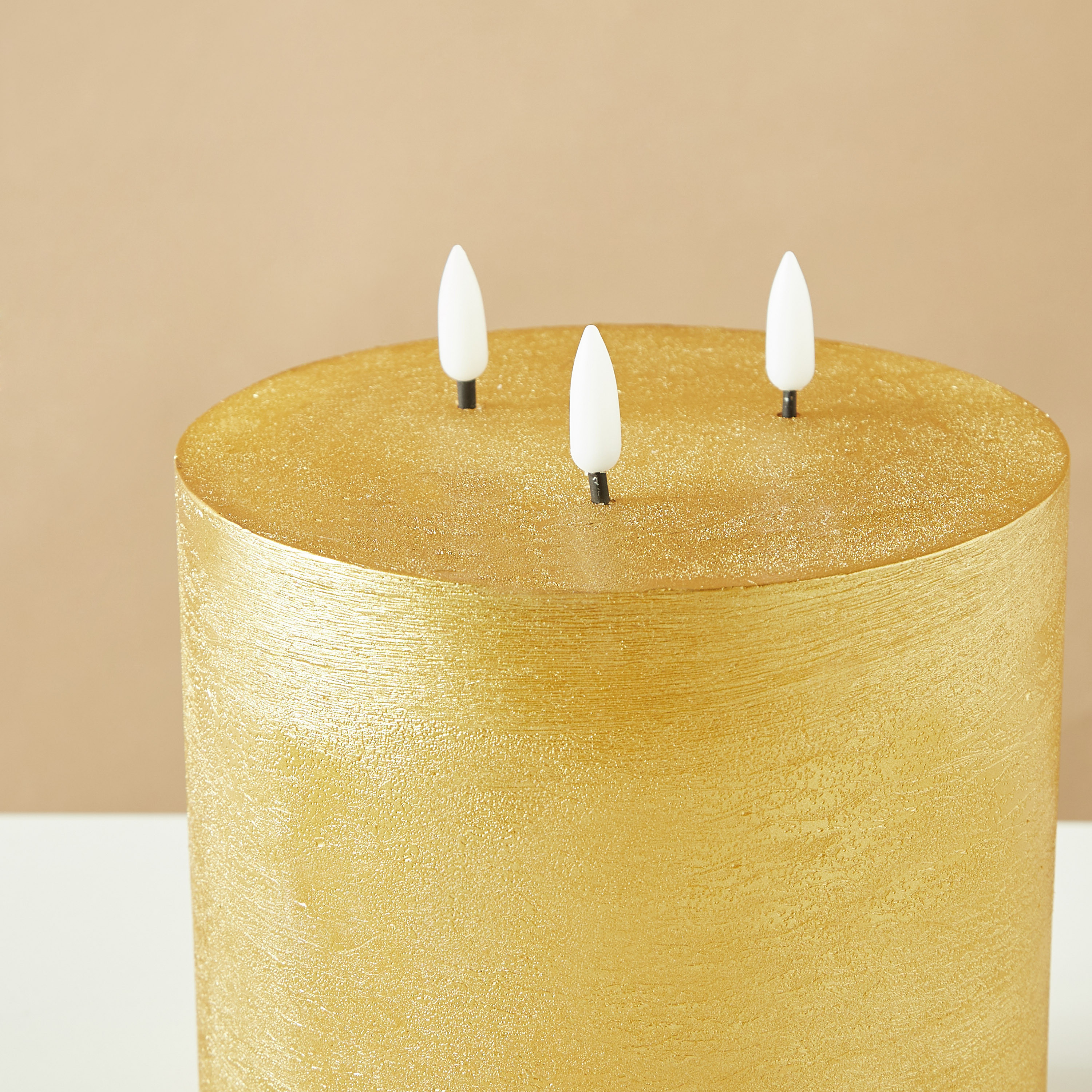 شمعة عمودية إل إي دي 3 فتائل بدون لهب من كانتري فيلد إسينشيالز -18 سم-household-homefragrance-candles-image-4