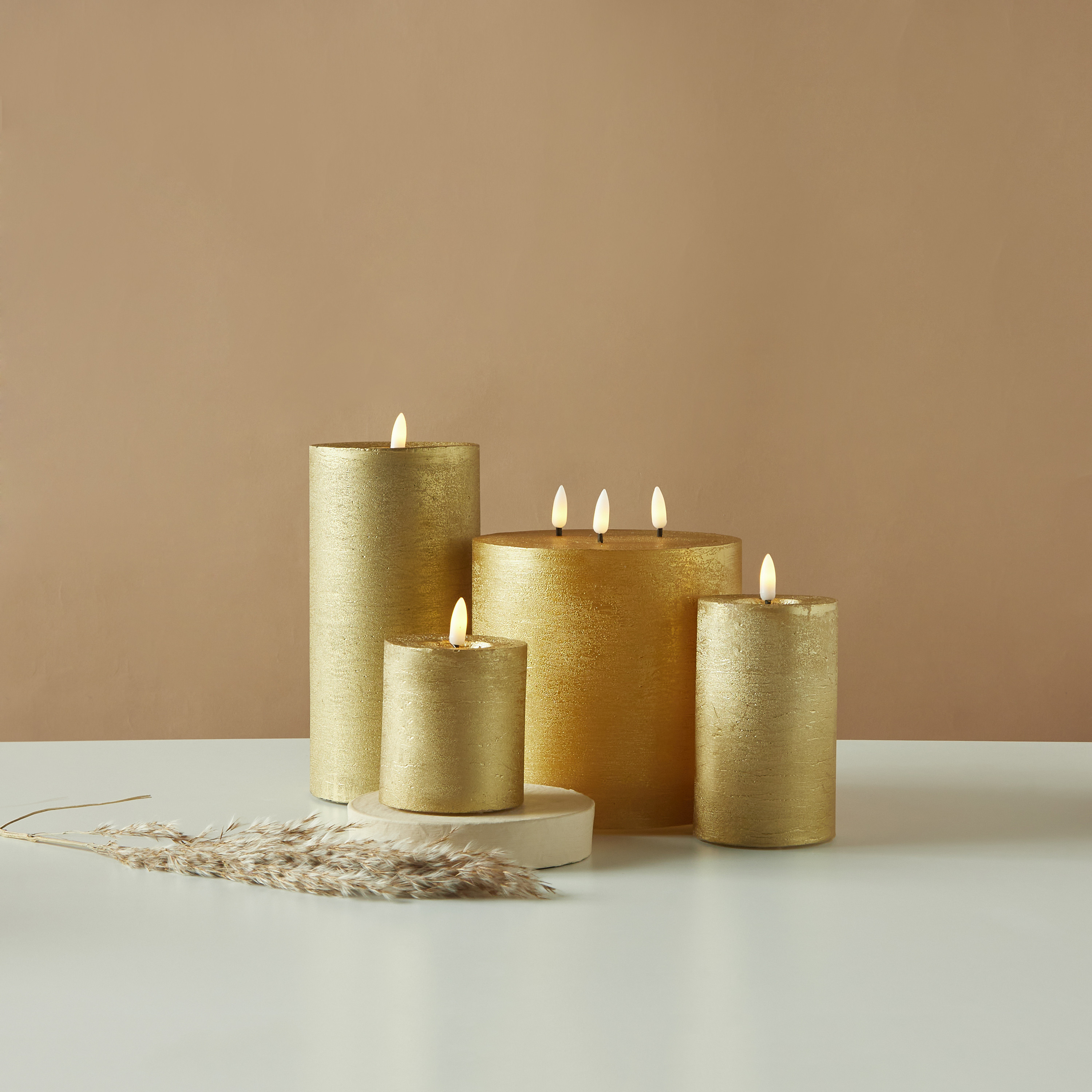 شمعة عمودية إل إي دي 3 فتائل بدون لهب من كانتري فيلد إسينشيالز -18 سم-household-homefragrance-candles-image-5