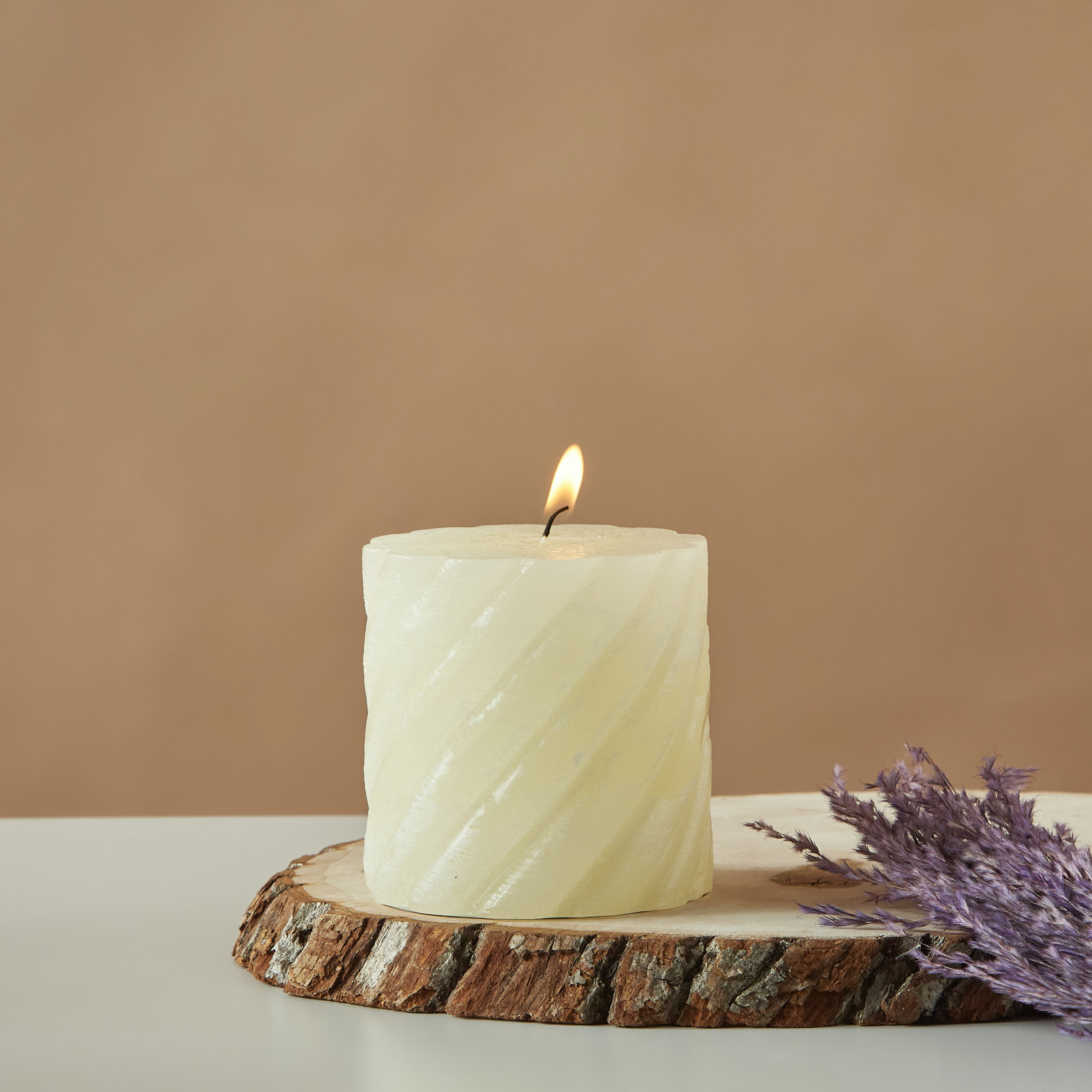 شمعة عمودية حلزونيّة غير معطّرة من كاونترفيلد إسنشيالز - 8 سم-household-homefragrance-candles-image-1
