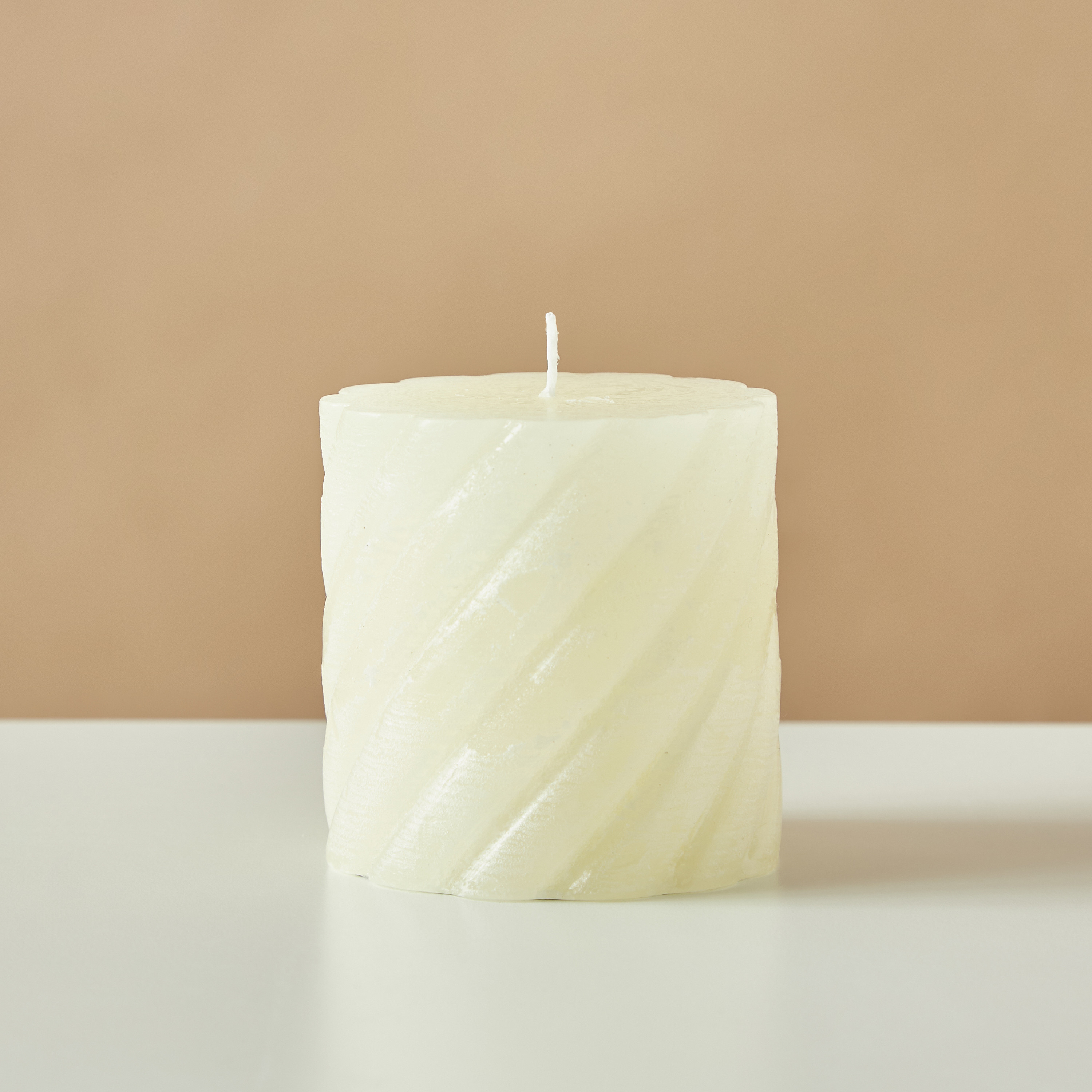 شمعة عمودية حلزونيّة غير معطّرة من كاونترفيلد إسنشيالز - 8 سم-household-homefragrance-candles-image-2