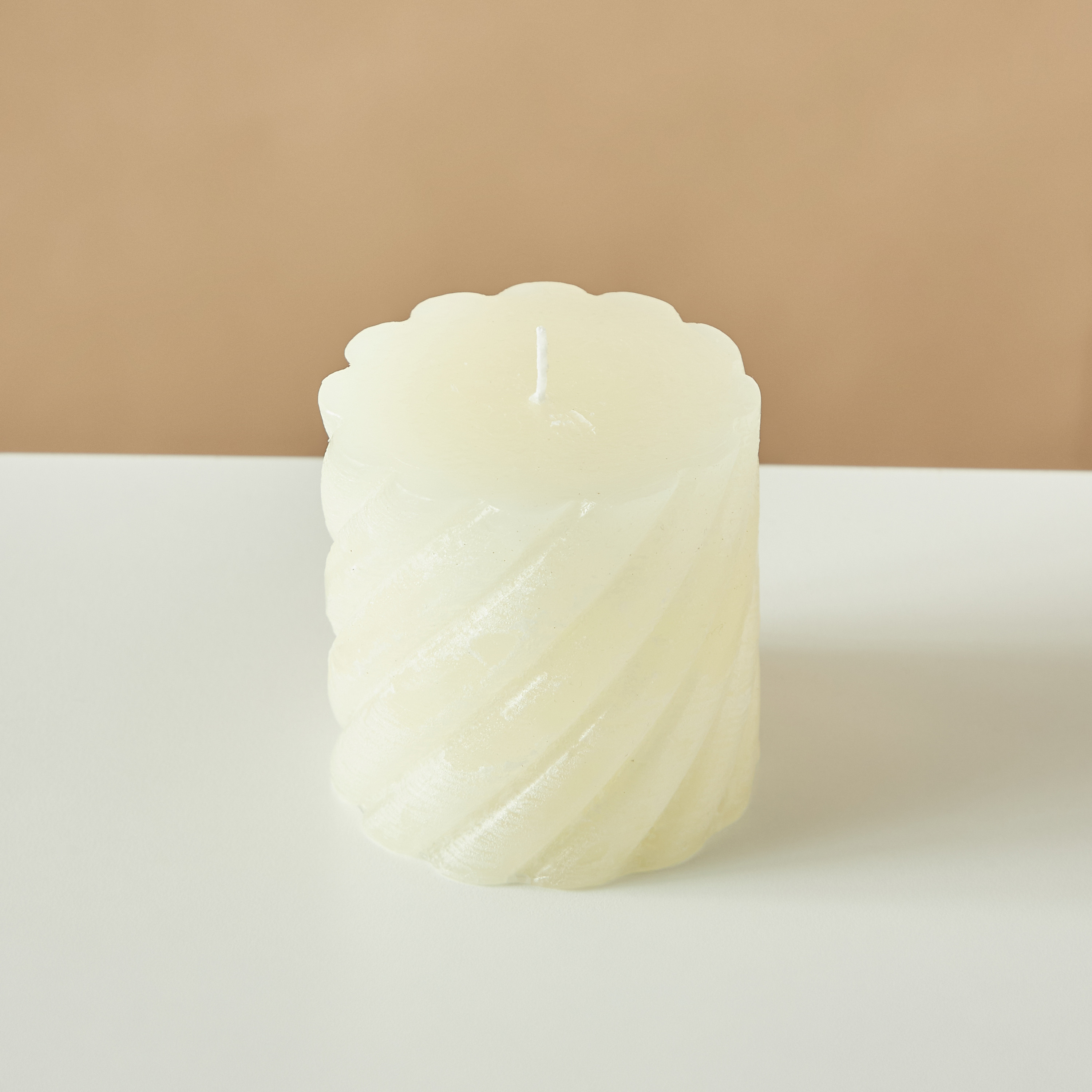 شمعة عمودية حلزونيّة غير معطّرة من كاونترفيلد إسنشيالز - 8 سم-household-homefragrance-candles-image-3