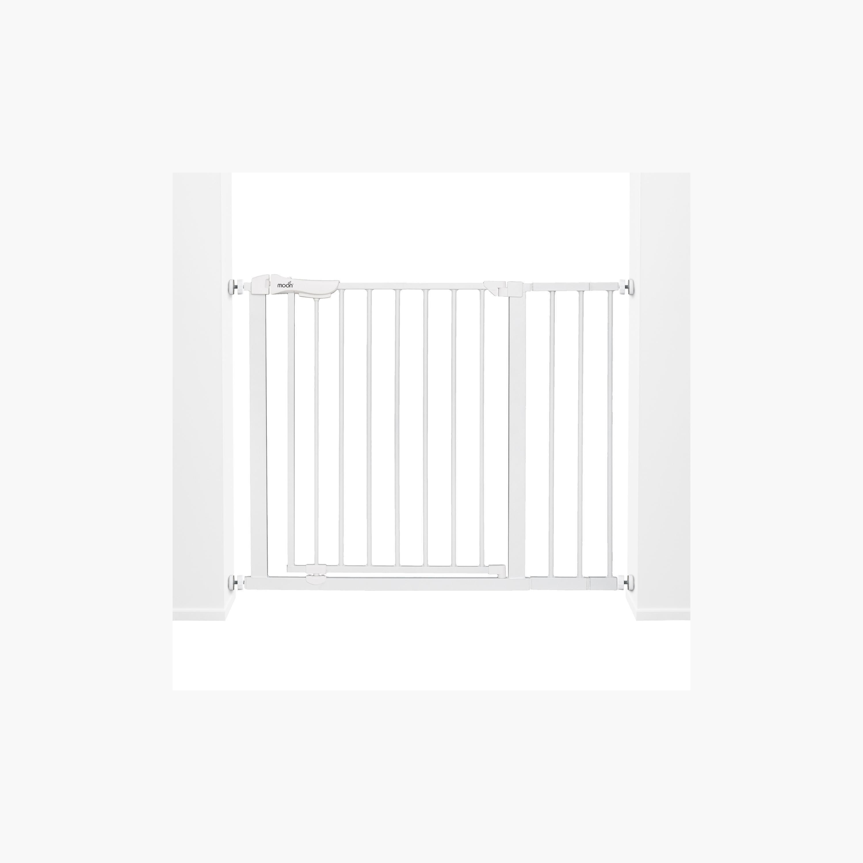 طقم بوابات أمان معدنية مكون من 4 قطع من موون-baby-healthandsafety-babyproofing-image-1
