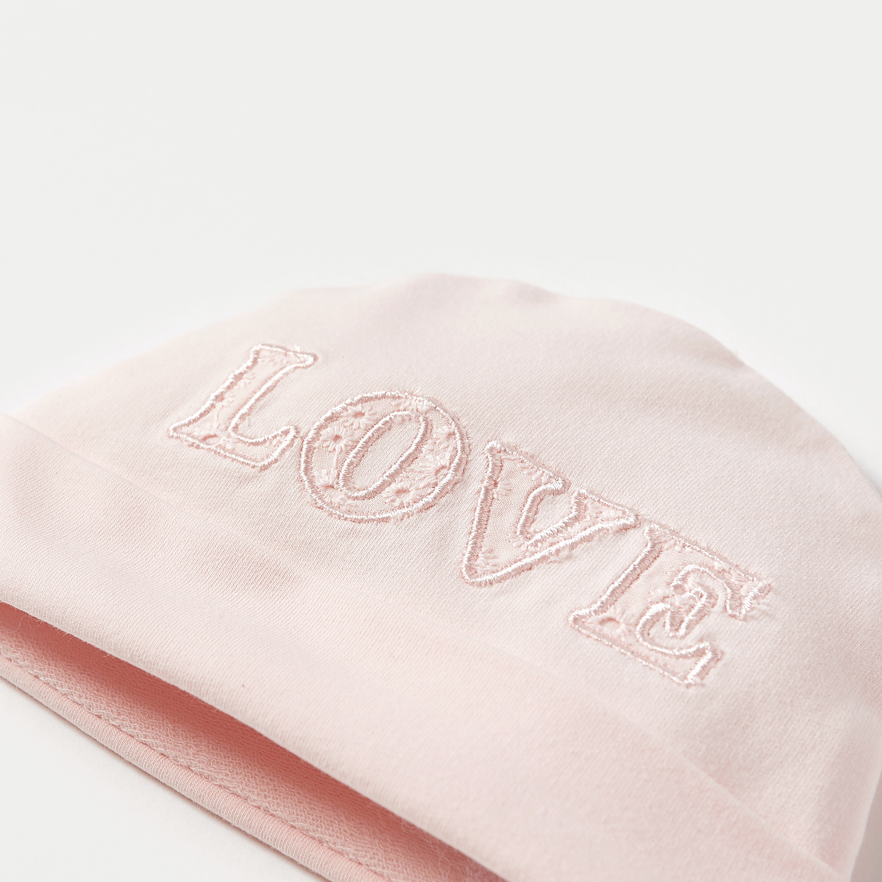 قبّعة بيني مطرّزة من جيجلز-baby-girls-clothing-winterwear-winteraccessories-image-3