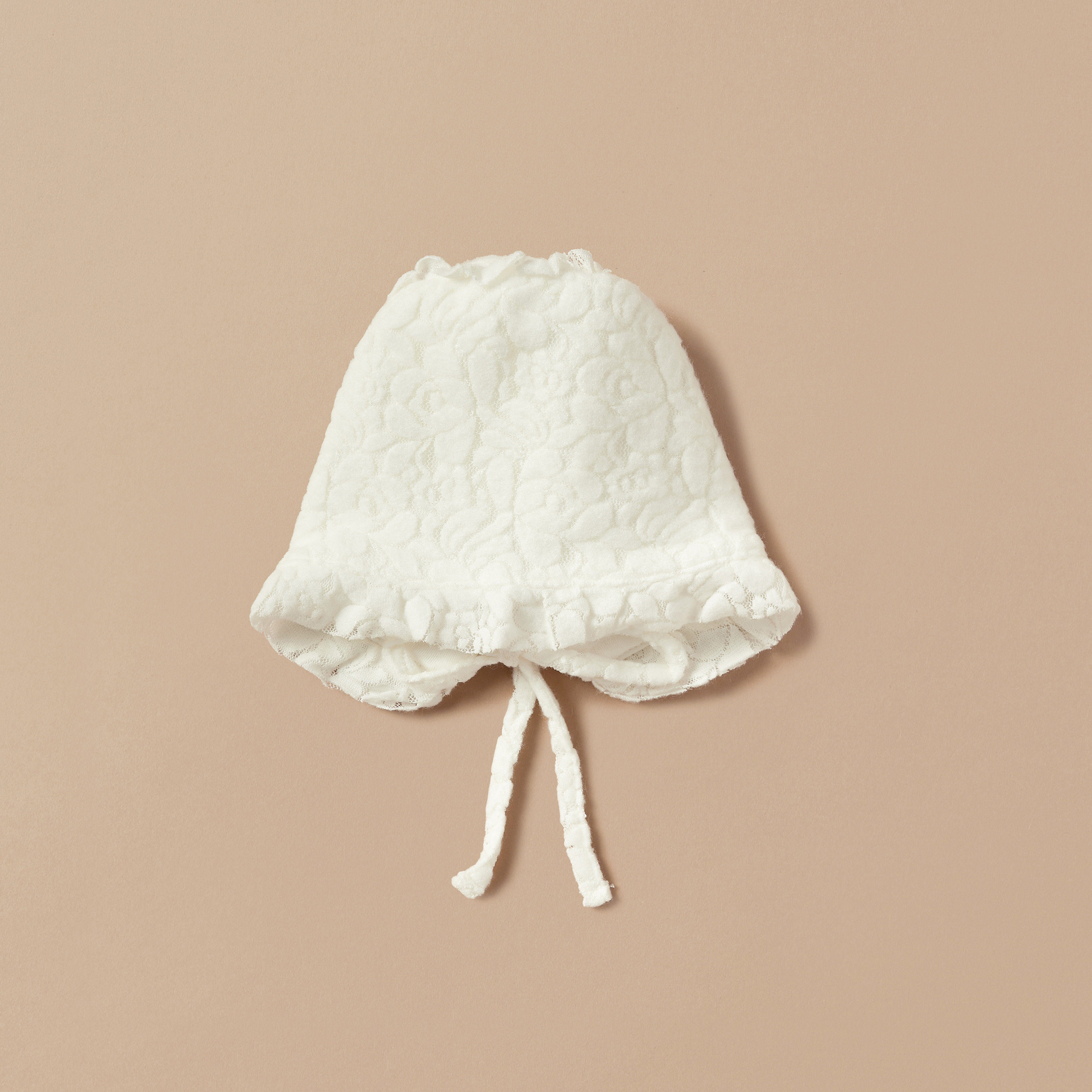 قبعة بونيه بارزة الملمس بأزهار من جيجلز-baby-girls-clothing-winterwear-winteraccessories-image-1