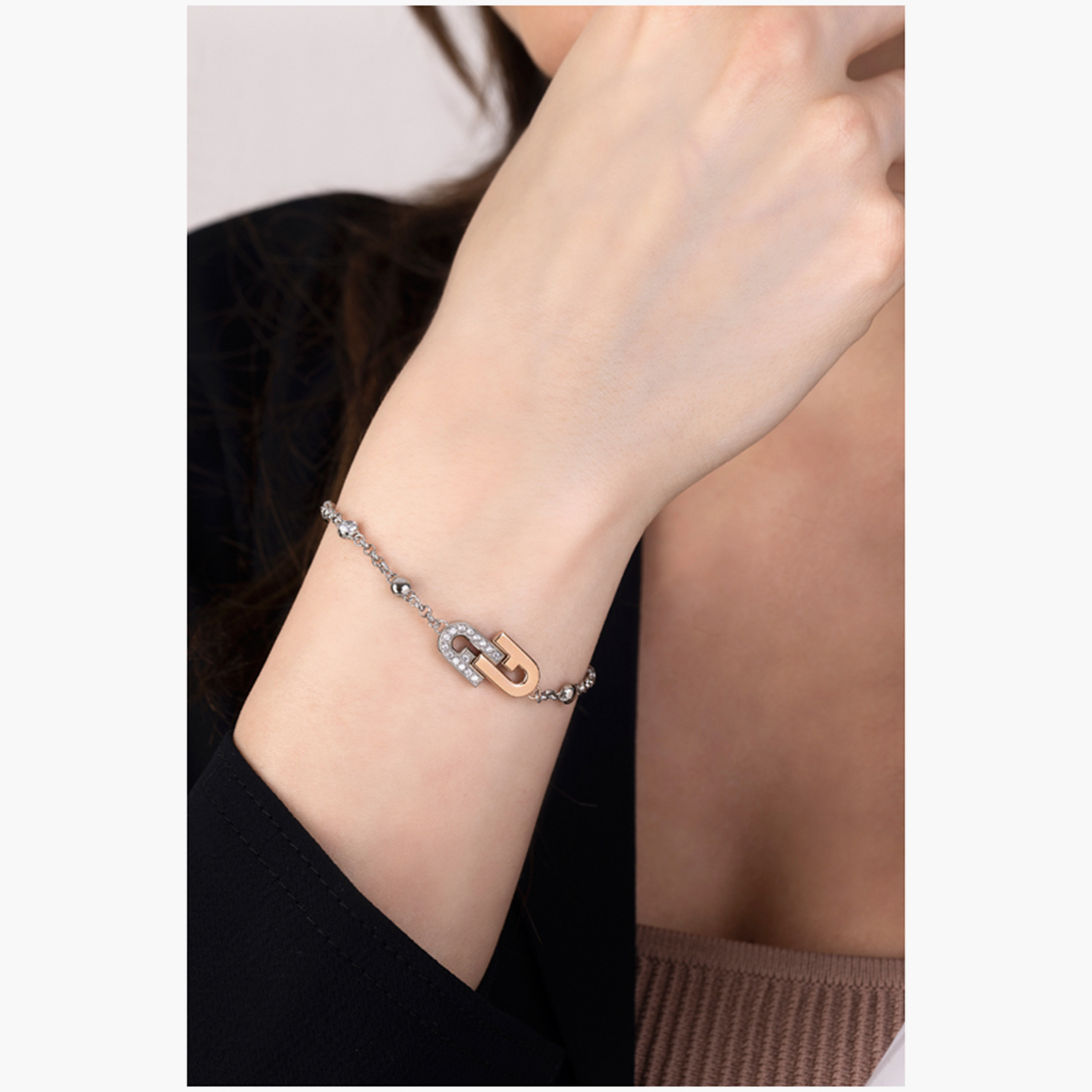 سوار مزخرف من فورلا آرتش دبل للنساء | مقاس واحد ملم | FJ0112BTU-women-watchesandjewellery-jewellery-banglesandbracelets-image-5