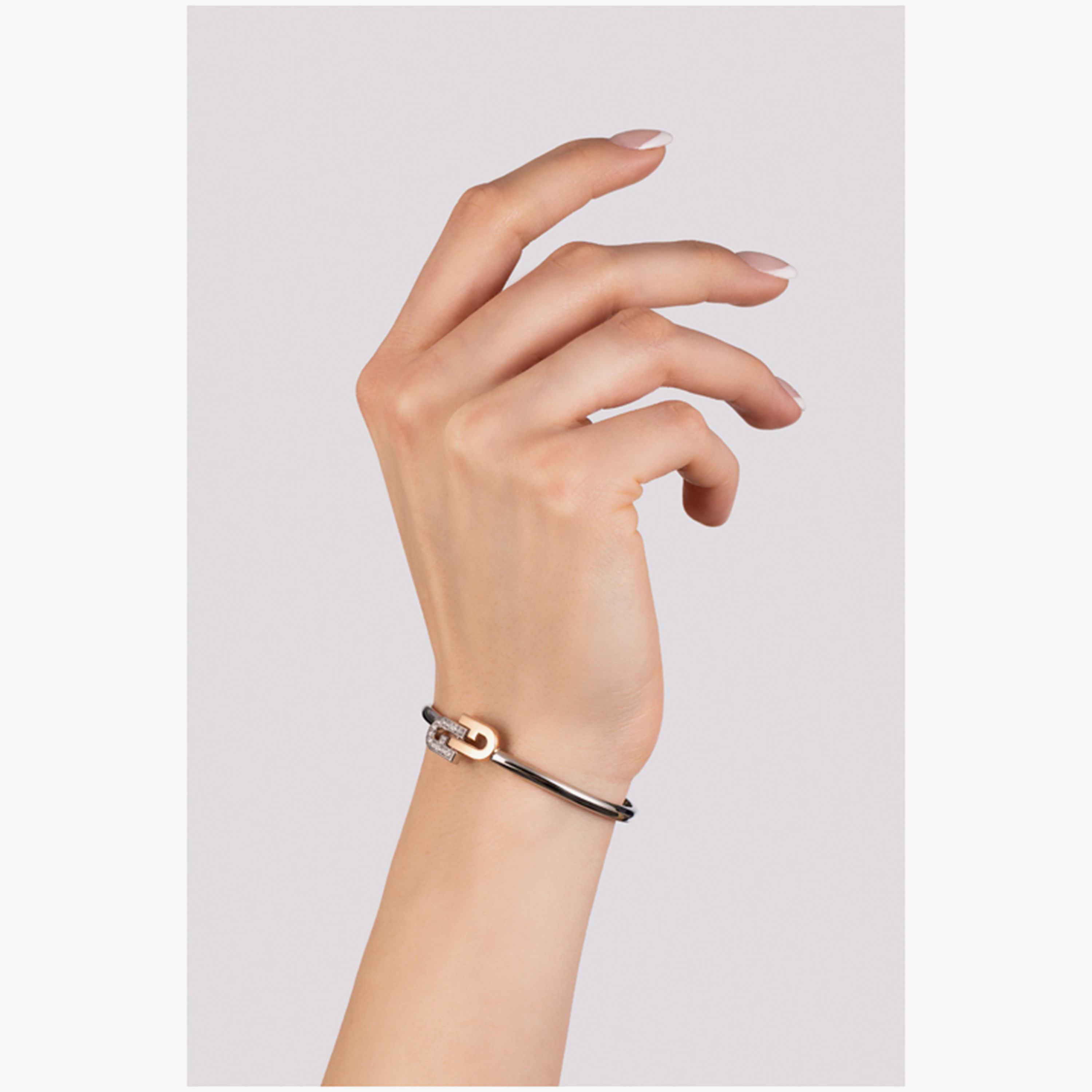 سوار مزخرف من فورلا آرتش دبل للنساء | 53 ملم | FJ0116BTS-women-watchesandjewellery-jewellery-banglesandbracelets-image-5