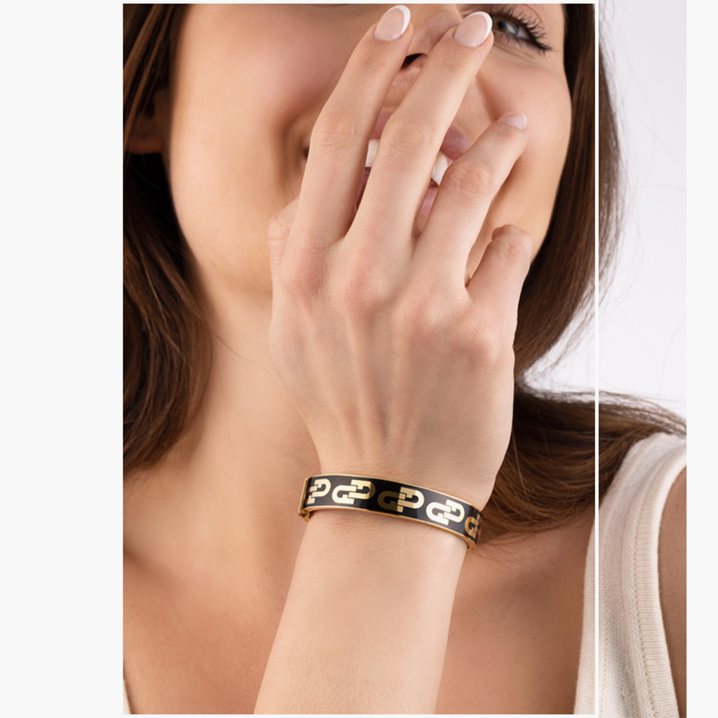 سوار فورلا آرتش دبل للنساء | 60 ملم | FJ0124BTL-women-watchesandjewellery-jewellery-banglesandbracelets-image-3