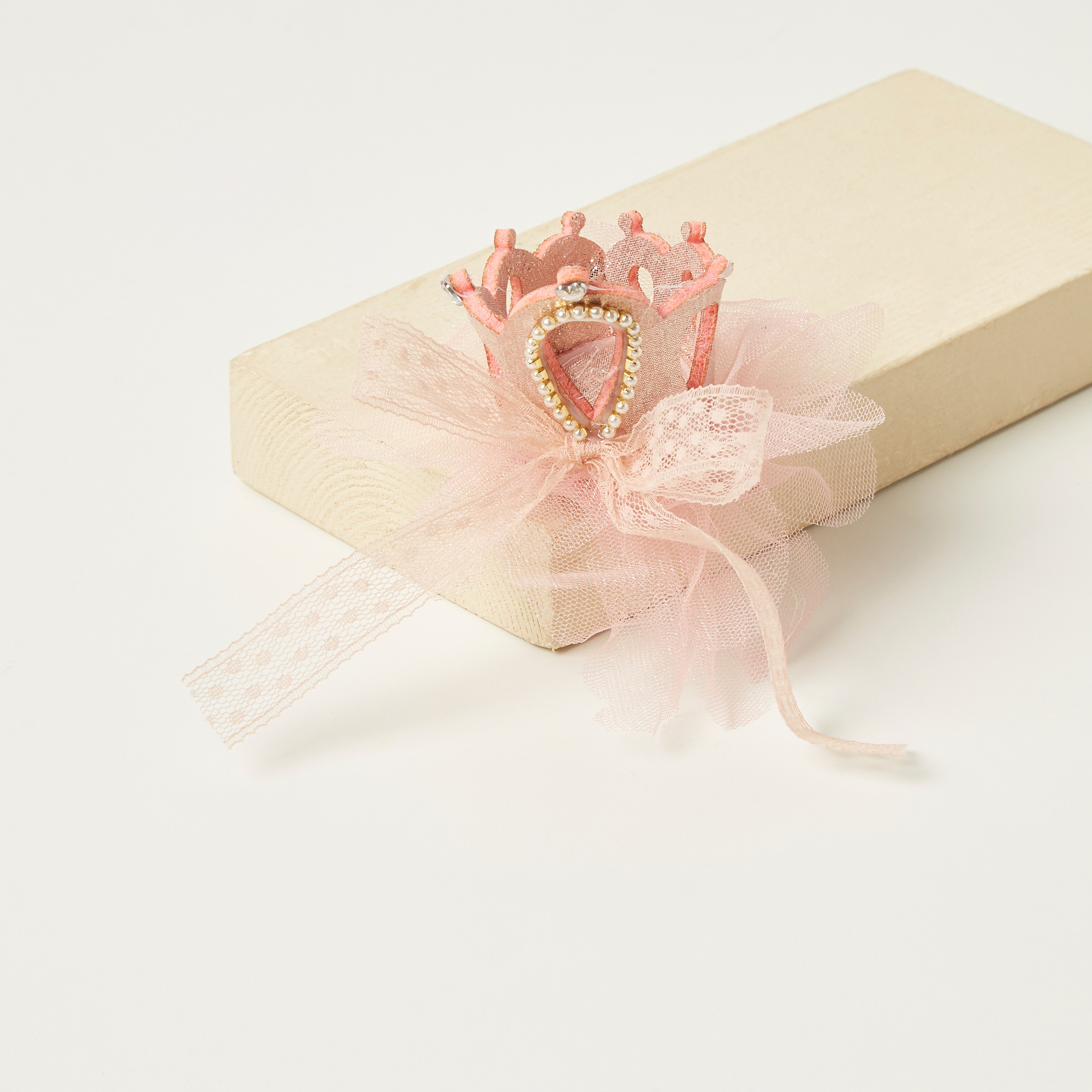 فيونكة شعر بتزيينات تاج من تشارمز-girls-accessories-hairaccessories-image-1
