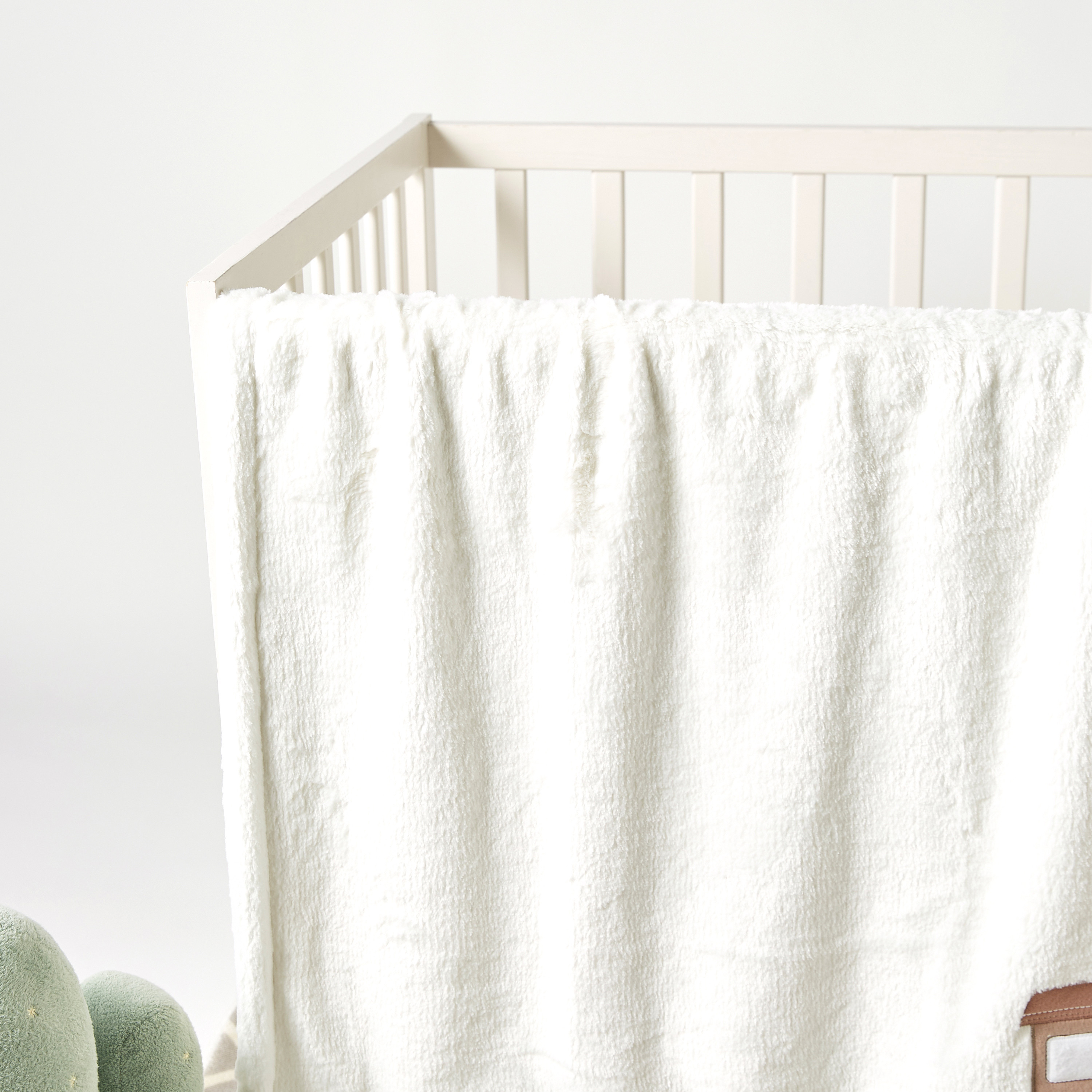 بطانية سوفلات بوليبوا سادة بزخارف قطار من جونيورز - 76x102 سم-baby-nursery-blanketsandswaddles-blanketsandquilts-image-2