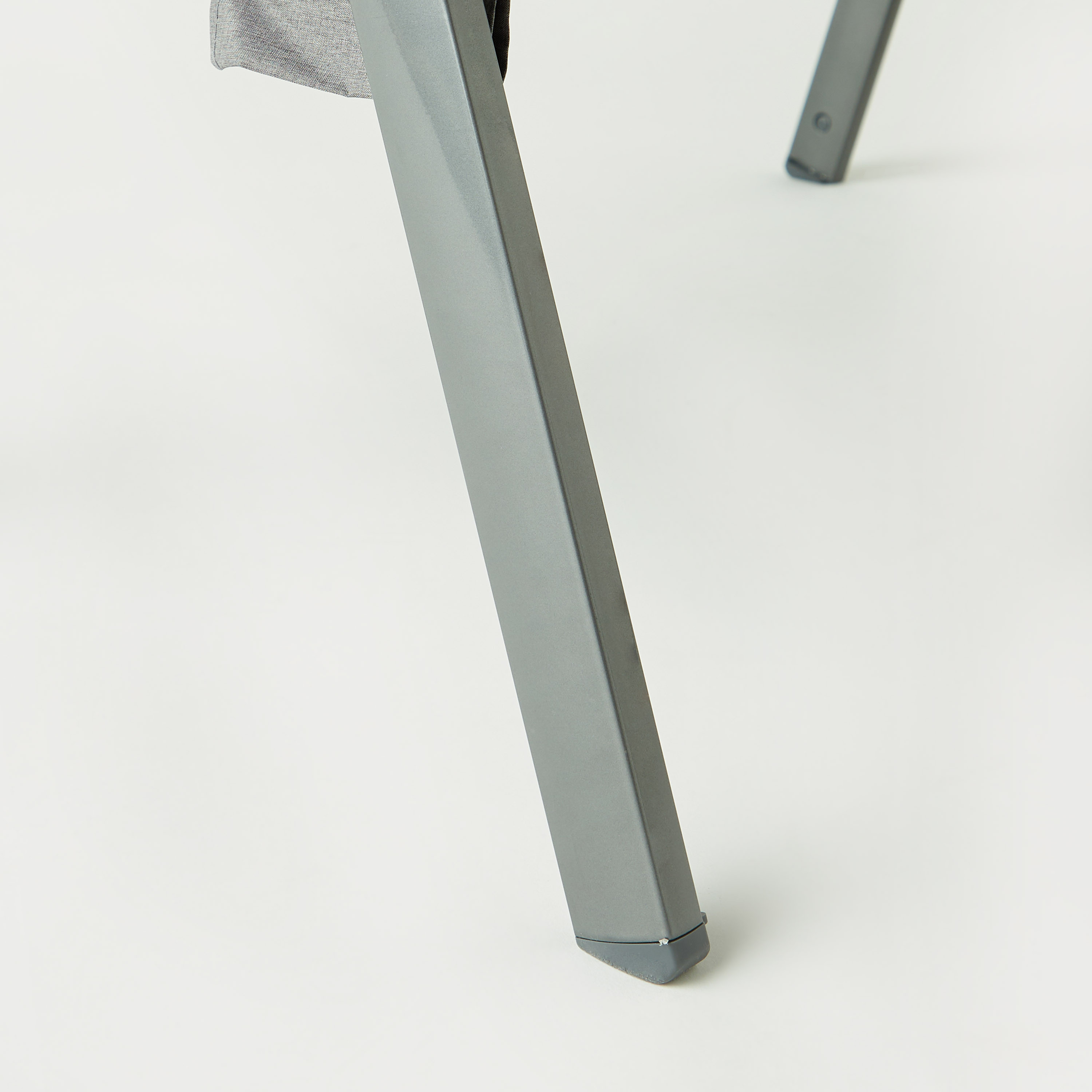 سرير أطفال جانبي بينيتون من جونيورز-baby-nursery-furniture-cribsandbeds-bassinets-image-2