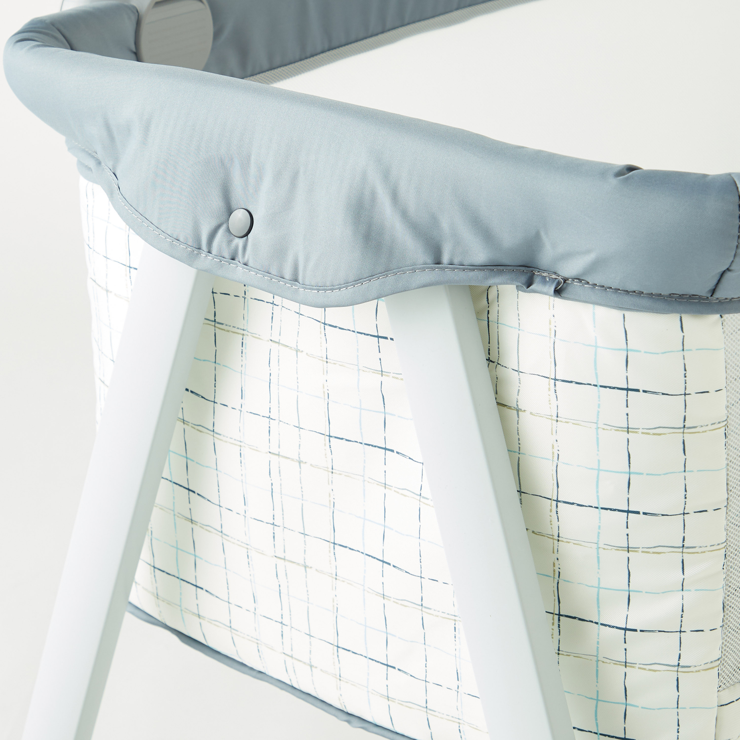 مهد أطفال 2 في 1 أندريز من جونيورز-baby-nursery-furniture-cribsandbeds-bassinets-image-5