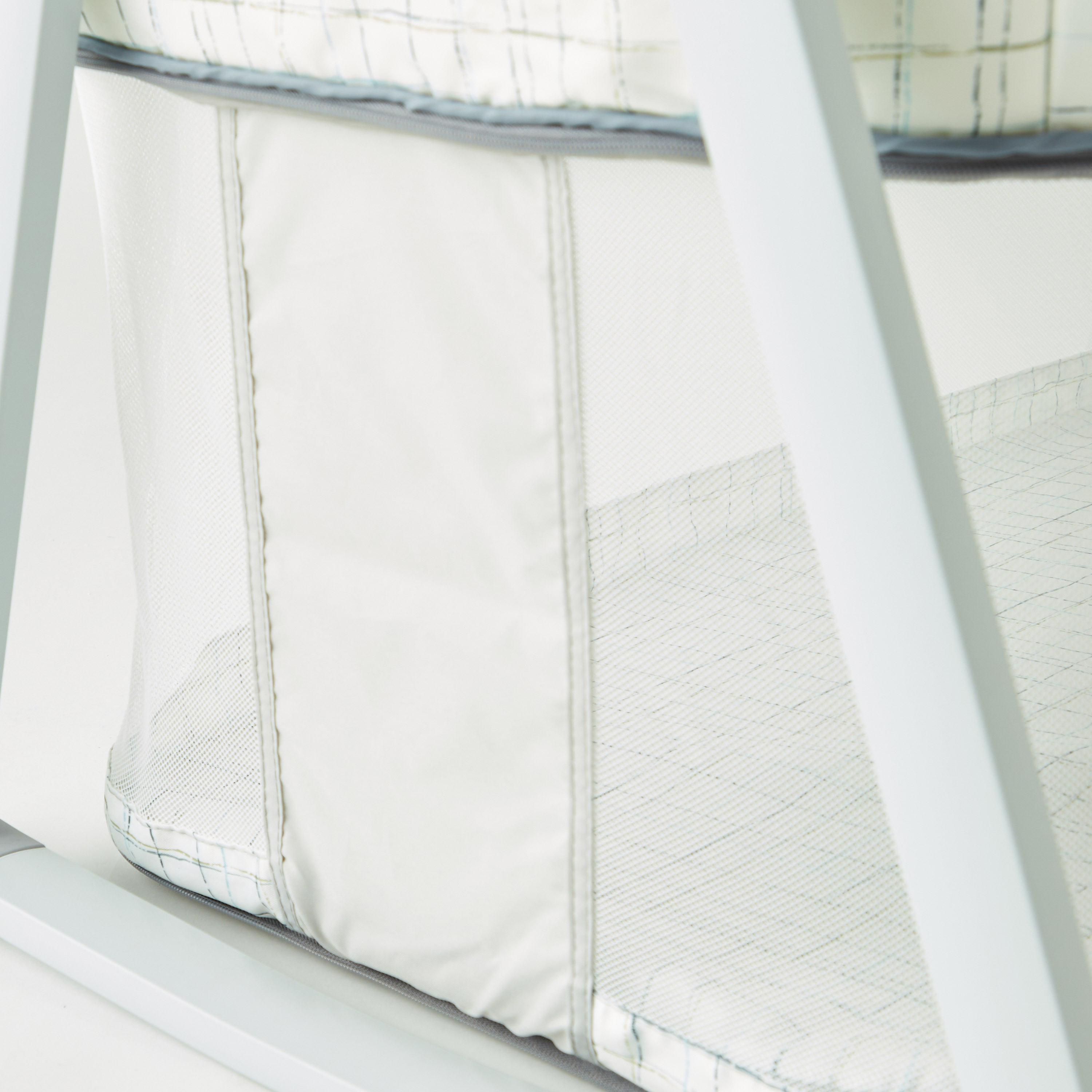 مهد أطفال 2 في 1 أندريز من جونيورز-baby-nursery-furniture-cribsandbeds-bassinets-image-3