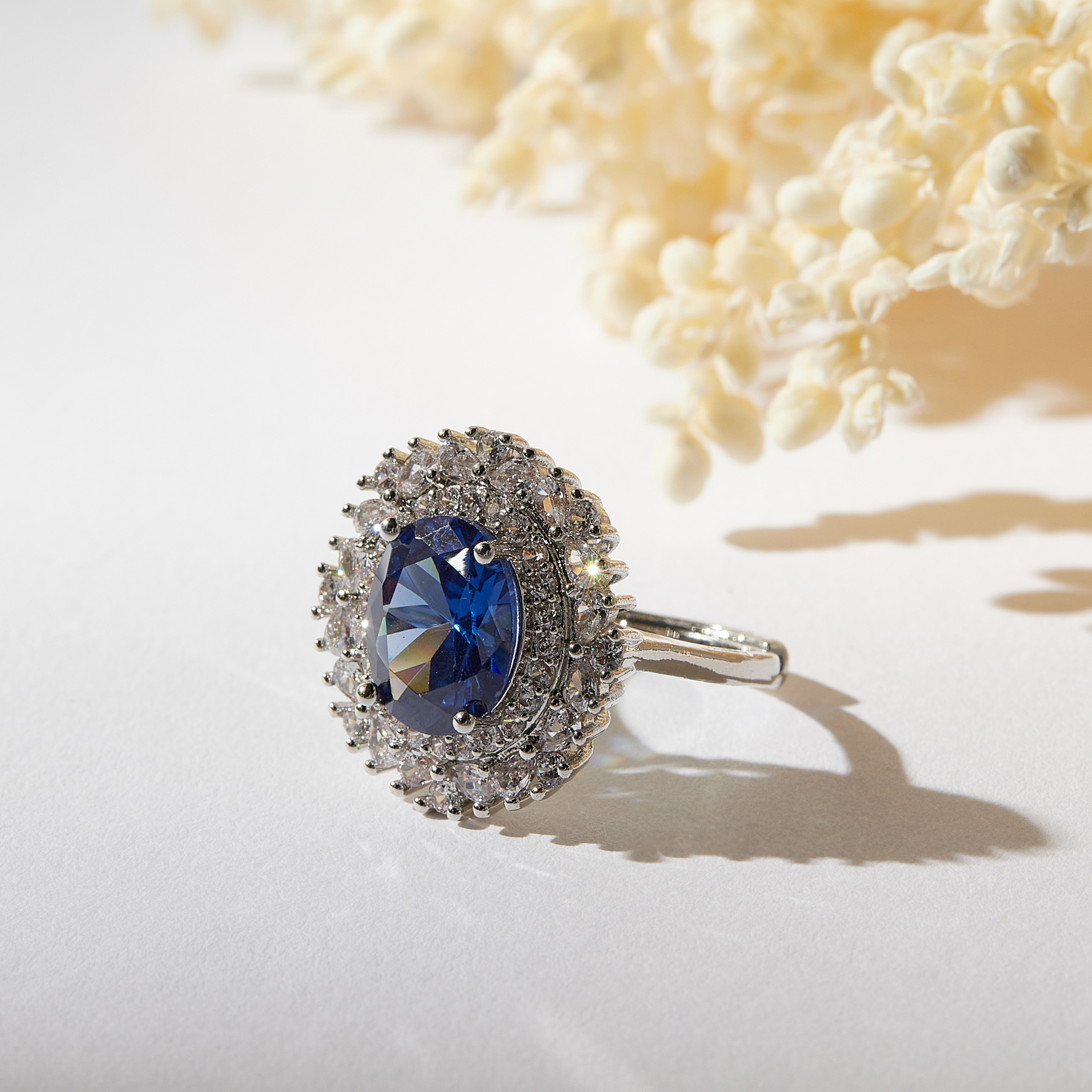 خاتم مزيّن بحجر الزيركون-women-watchesandjewellery-jewellery-rings-image-1