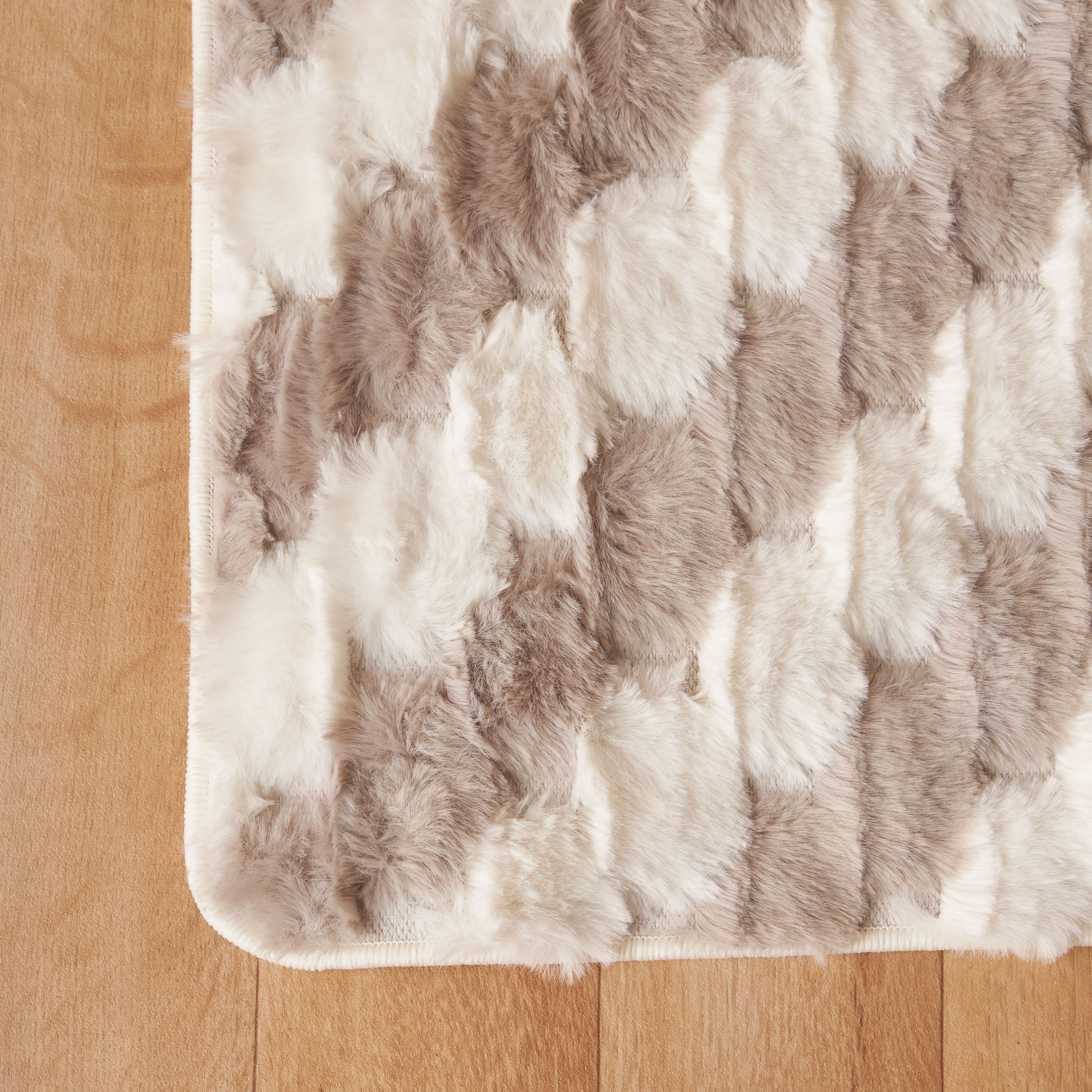 Textured Faux Fur Rug - 120x76 cms-household-rugsandcarpets-rugs-image-3