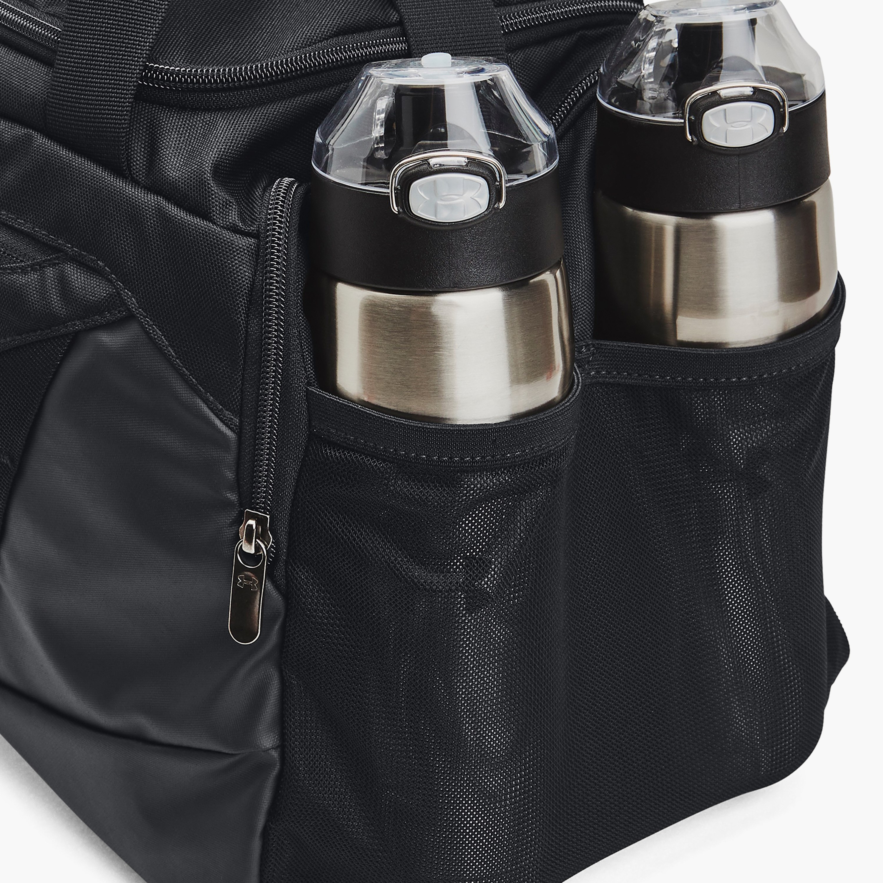 حقيبة دفل للنساء الذي لا يمكن إنكاره 5.0 بشعار صغير من اندر ارمور | 1369222-travel-luggagesandbags-dufflebags-image-3