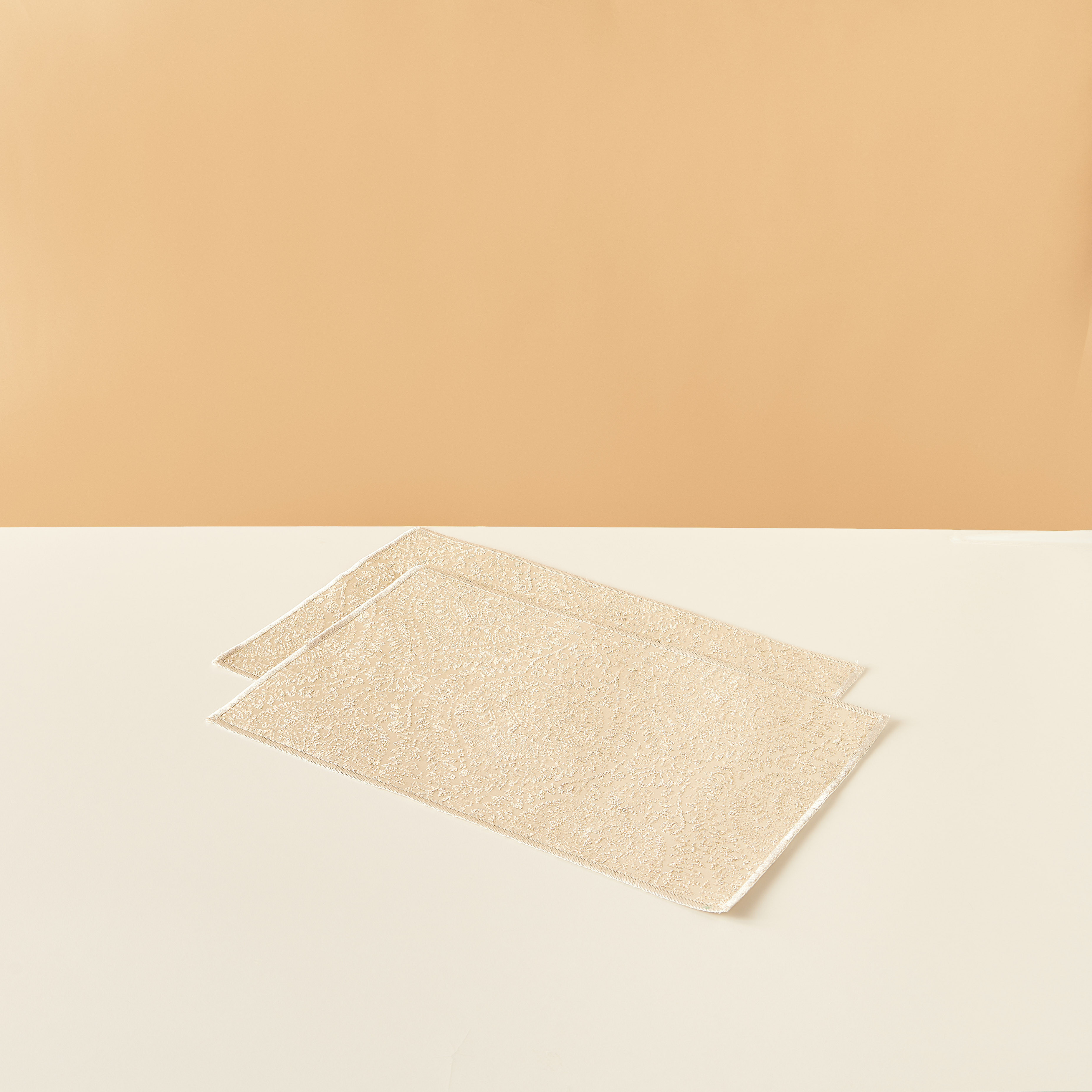 طقم لبادات صحون مطرّزة قطعتين - 45x30 سم-household-dining-tablelinen-placemats-image-2