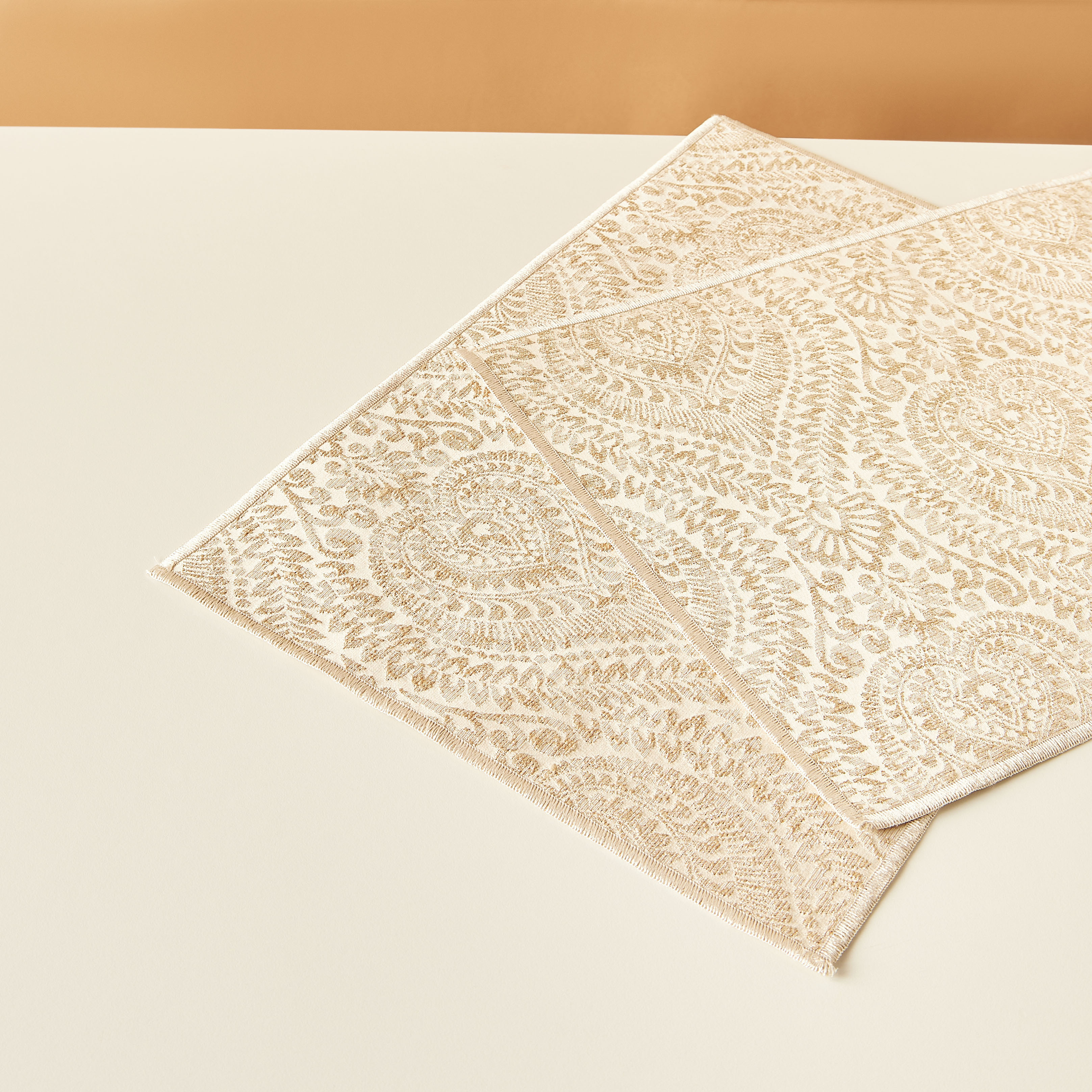 طقم لبادات صحون مطرّزة قطعتين - 45x30 سم-household-dining-tablelinen-placemats-image-4