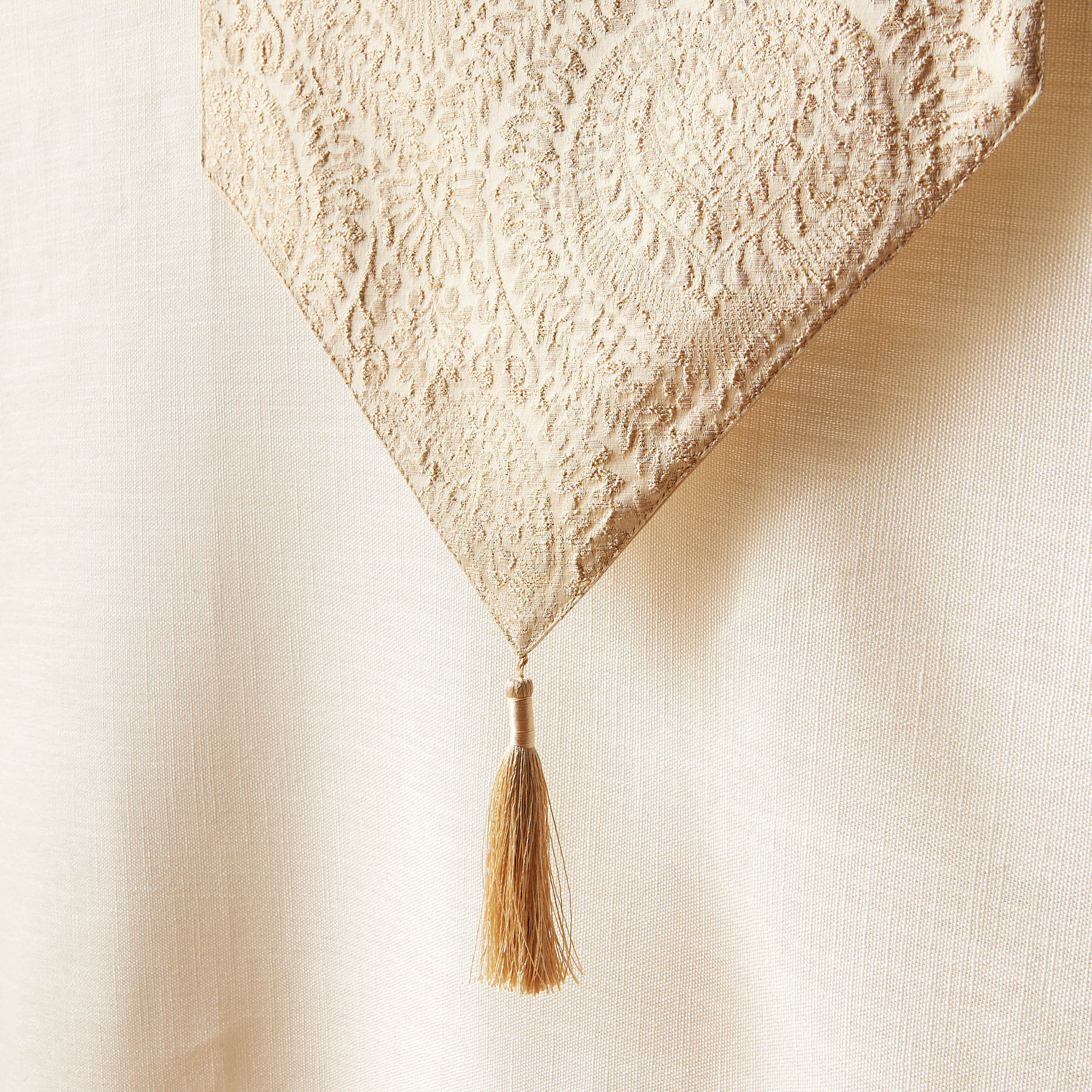 مفرش طاولة جاكار بشُرابات - 180x33 سم-household-dining-tablelinen-runnersandtablecovers-image-2