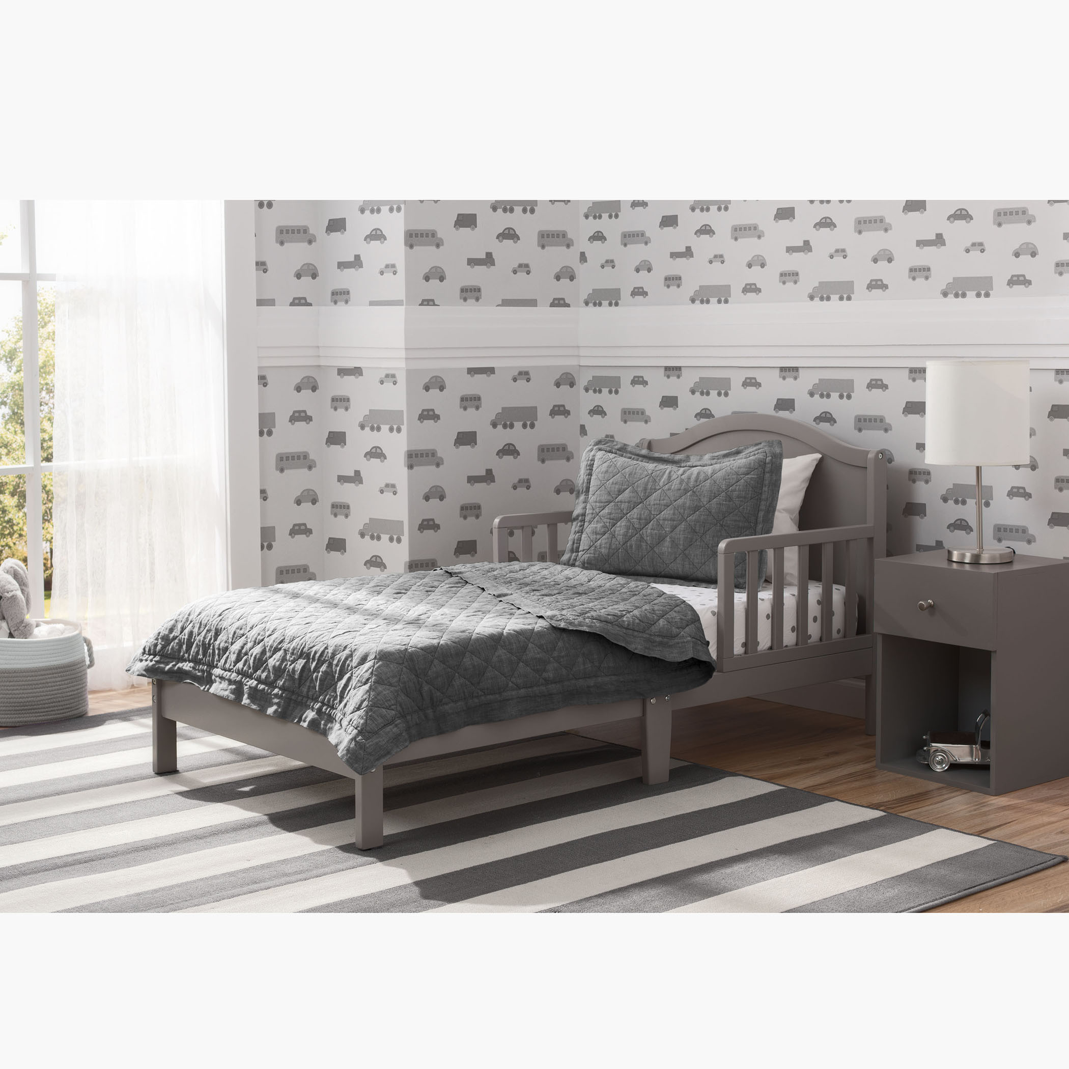 سرير للأطفال الصغار بيكر بمنصة من دلتا-baby-nursery-furniture-cribsandbeds-beds-image-6