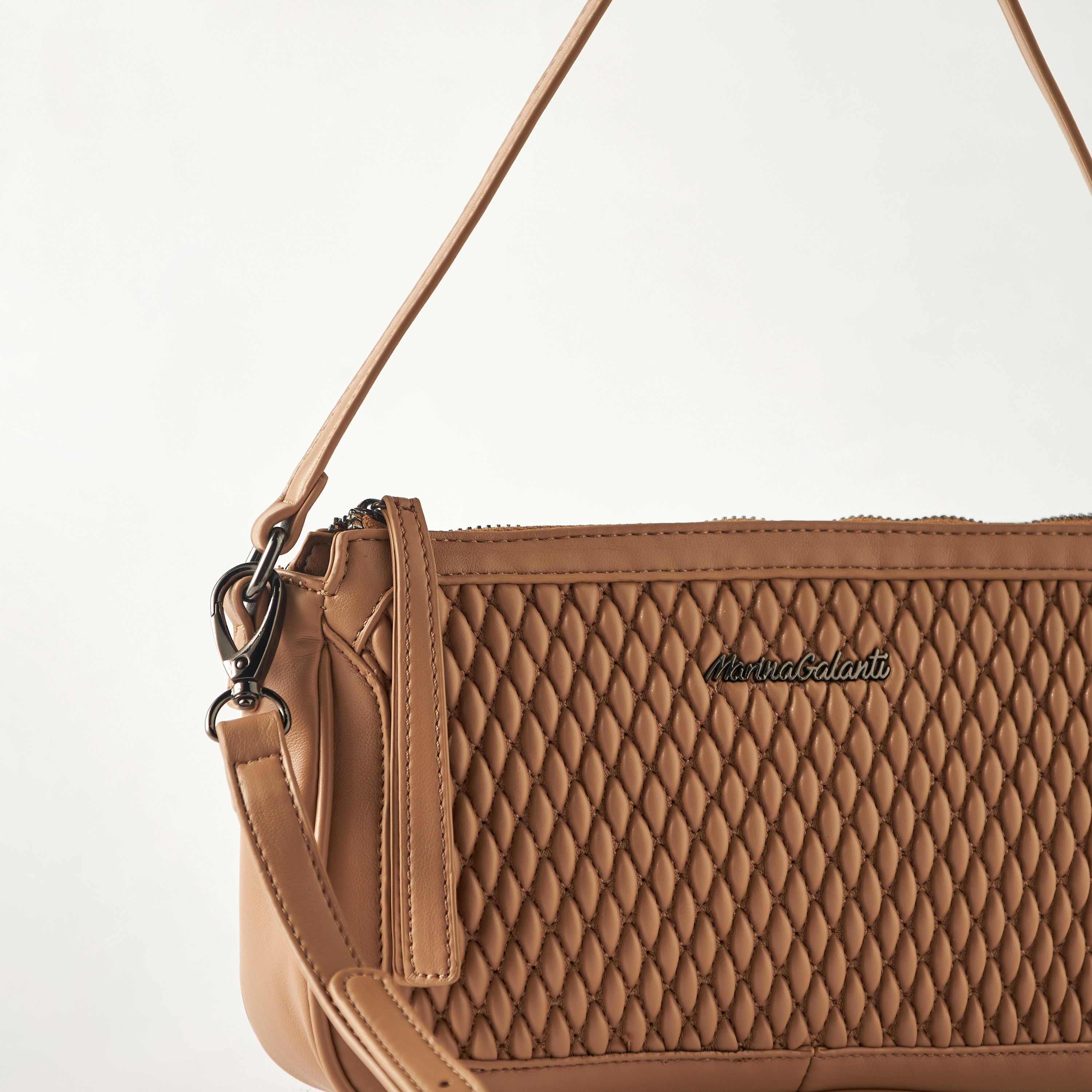 شنطة كتف بارزة الملمس من مارينا غالانتي-women-bagsandwallets-handbags-image-4