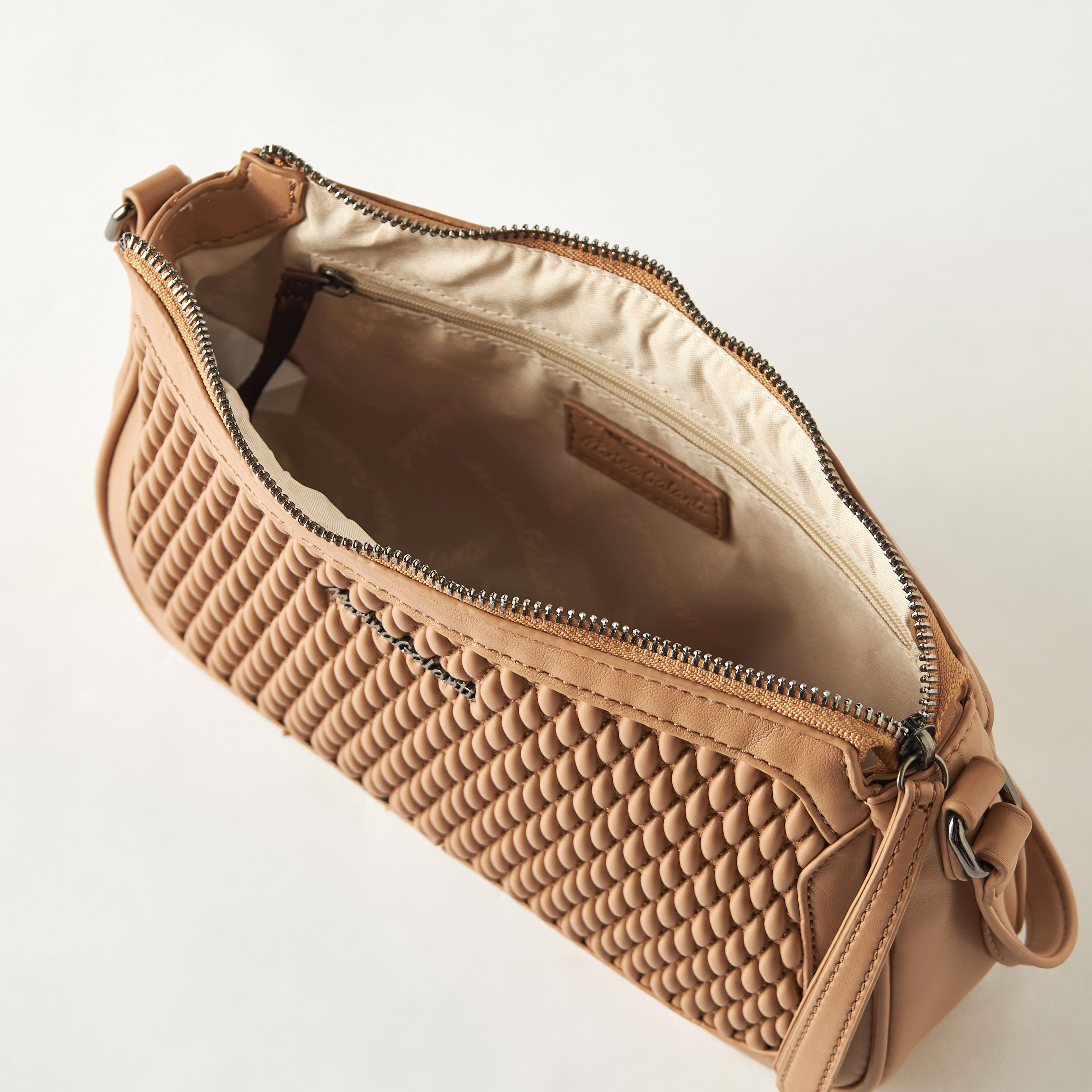 شنطة كتف بارزة الملمس من مارينا غالانتي-women-bagsandwallets-handbags-image-5