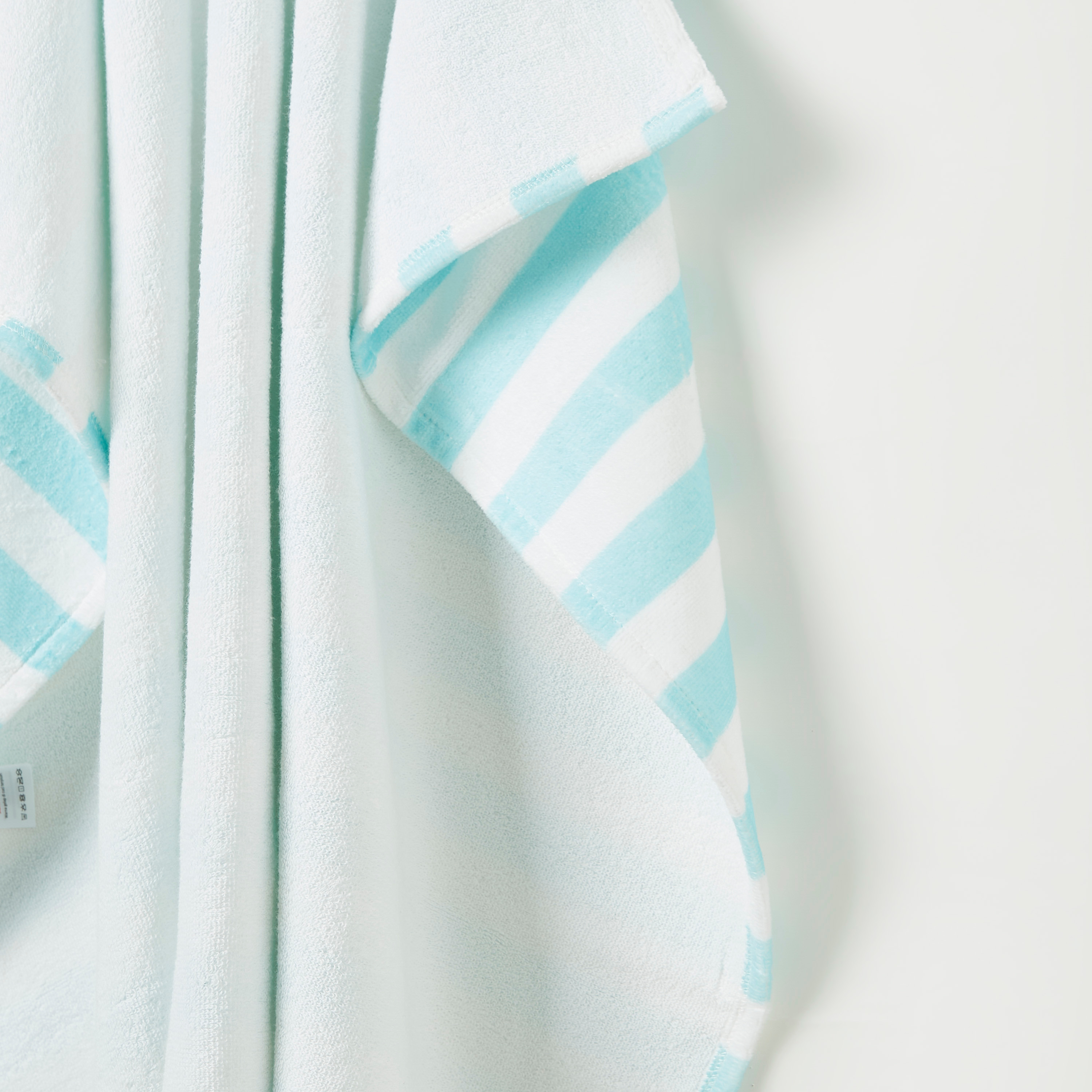 منشفة بقبعة وتطريز دونالد داك من ديزني - 68x94 سم-baby-bathandcare-towels-image-3