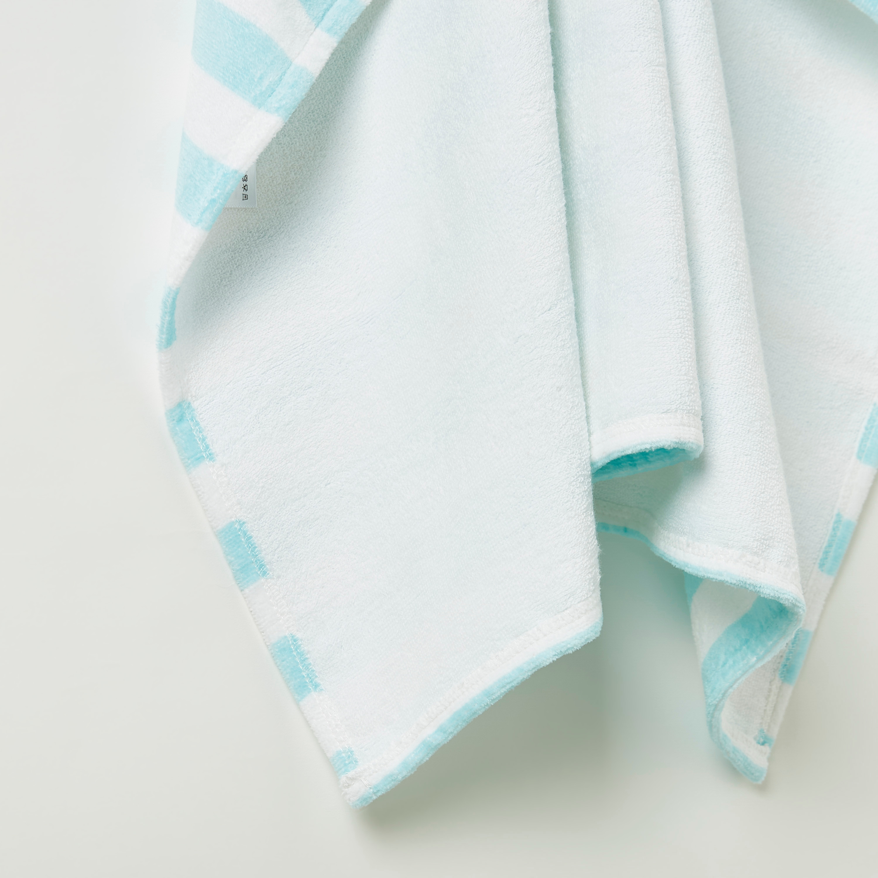 منشفة بقبعة وتطريز دونالد داك من ديزني - 68x94 سم-baby-bathandcare-towels-image-4